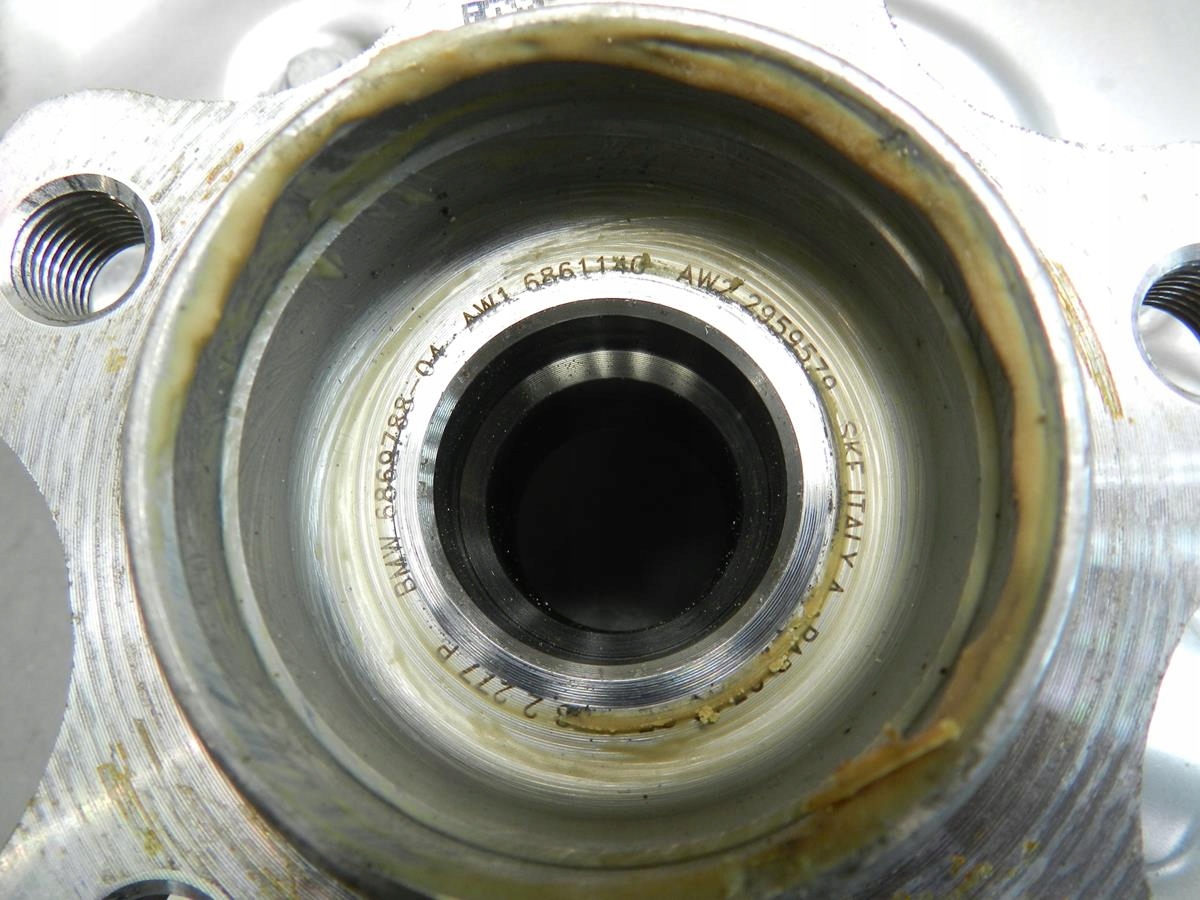 BMW 3 G20 otoč čepu pravá záď 6879534