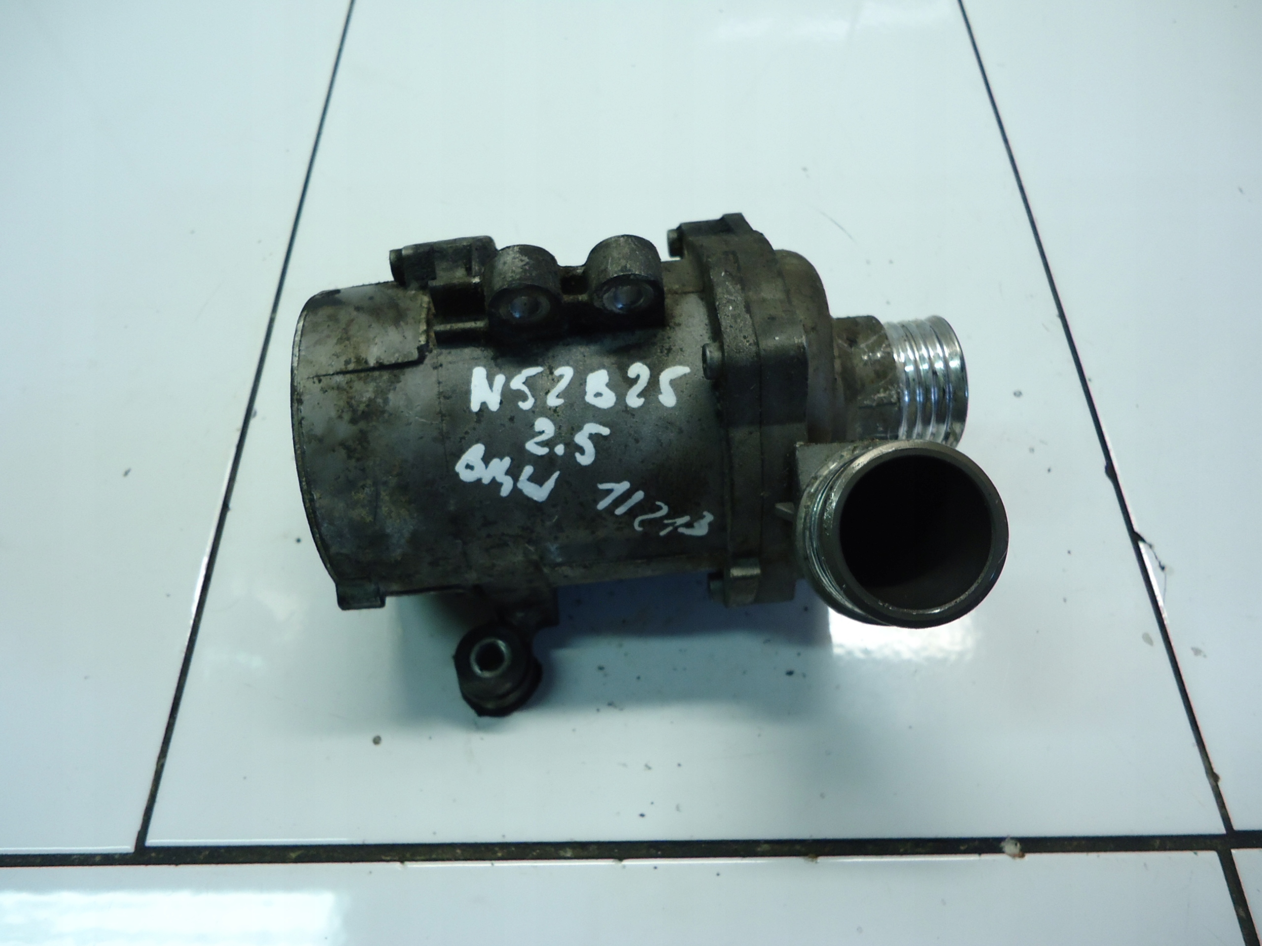 BMW F10 2.5 3.0 N52B25 water pump