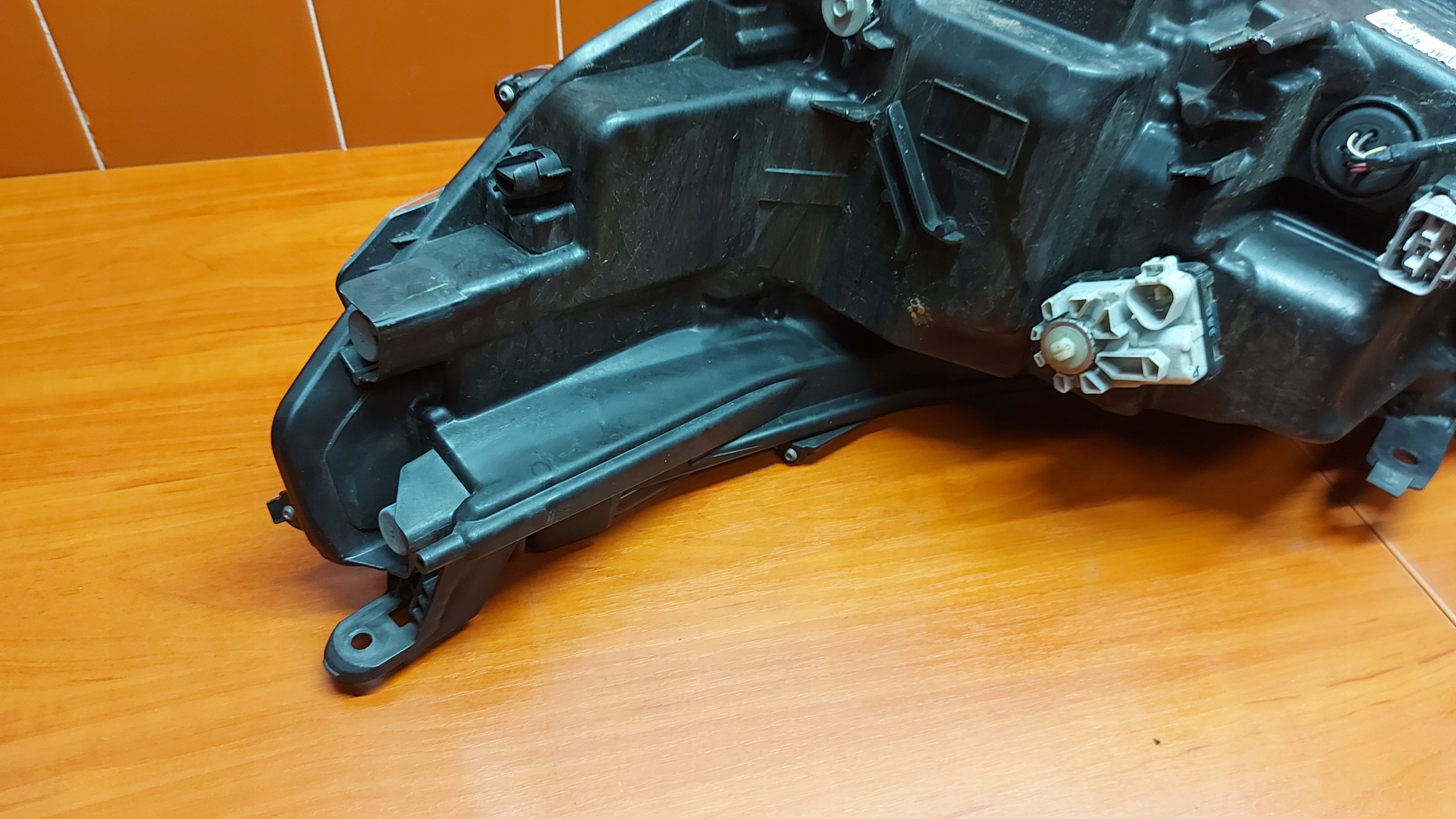 REFLEKTOR light right right front TOYOTA HILUX VIII 20
