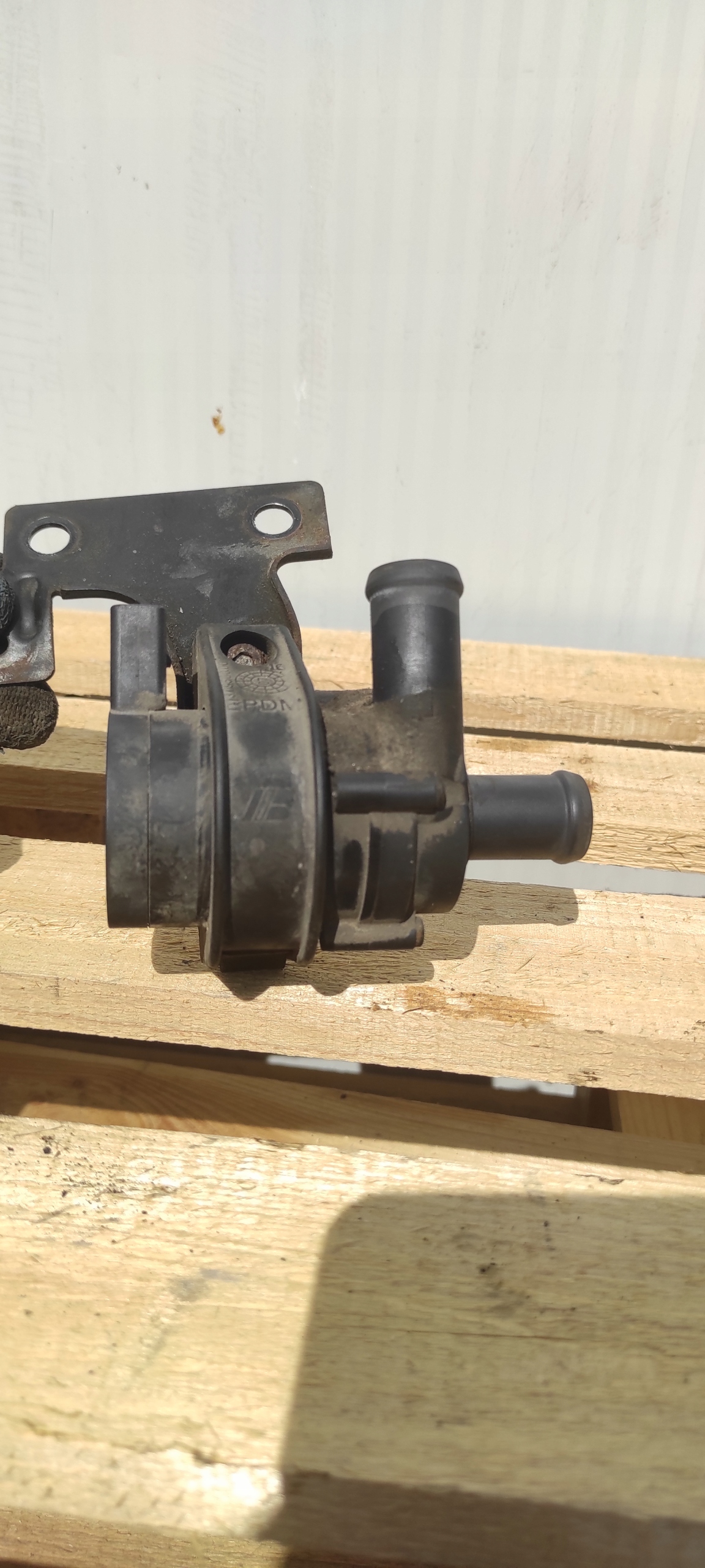 supplementary water pump seat altea 2.0 TFSI
