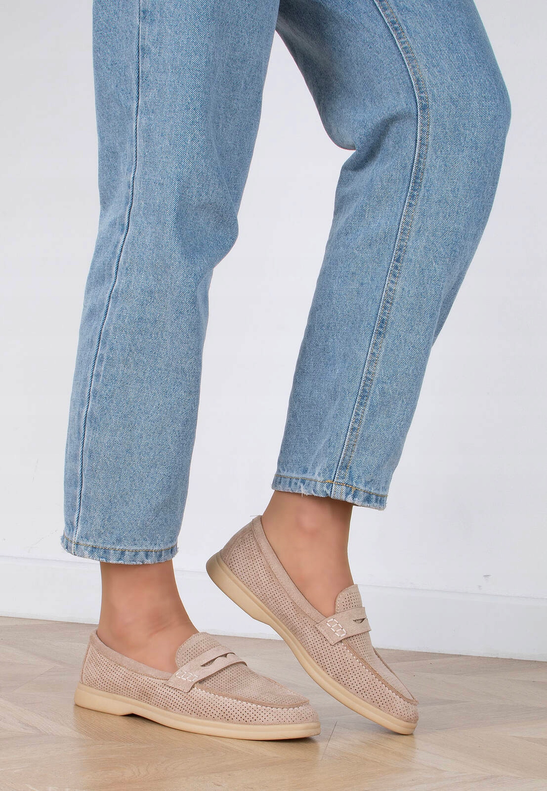 8032 BEŻOWE MOKASYNY PÓŁBUTY ZAMSZOWE DAMSKIE 39 Wzór dominujący bez wzoru