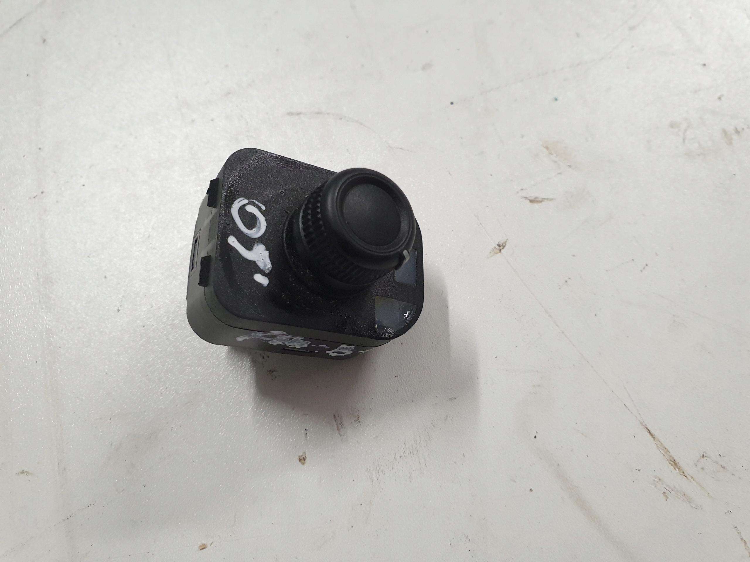 ovladac zrcadel AUDI A4 B8 2008- 8K0959565