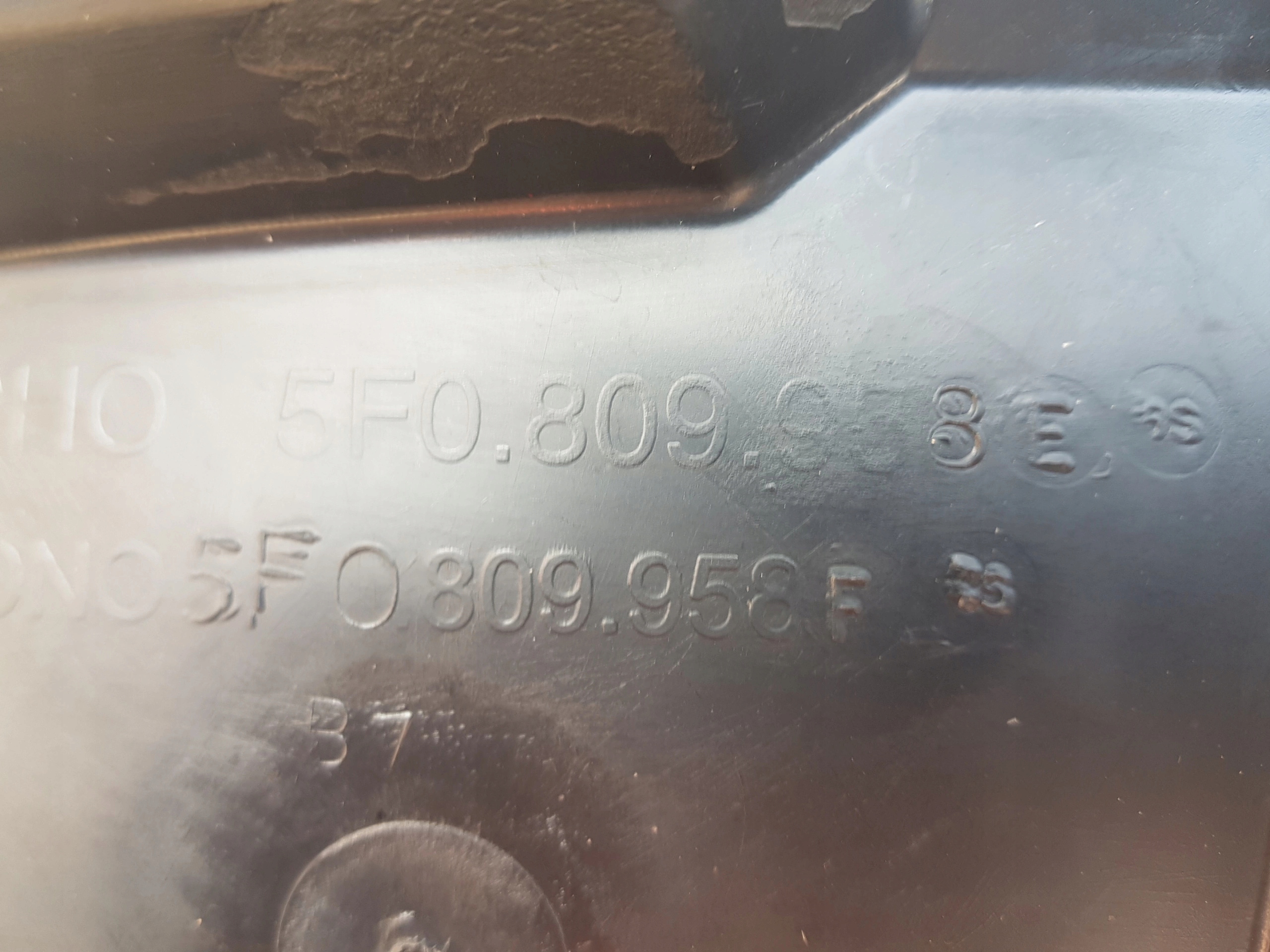 SEAT LEON III NADKOLE PRAWE PRZÓD 5F0809958F 5F0854816B Numer katalogowy oryginału 5F0809958F