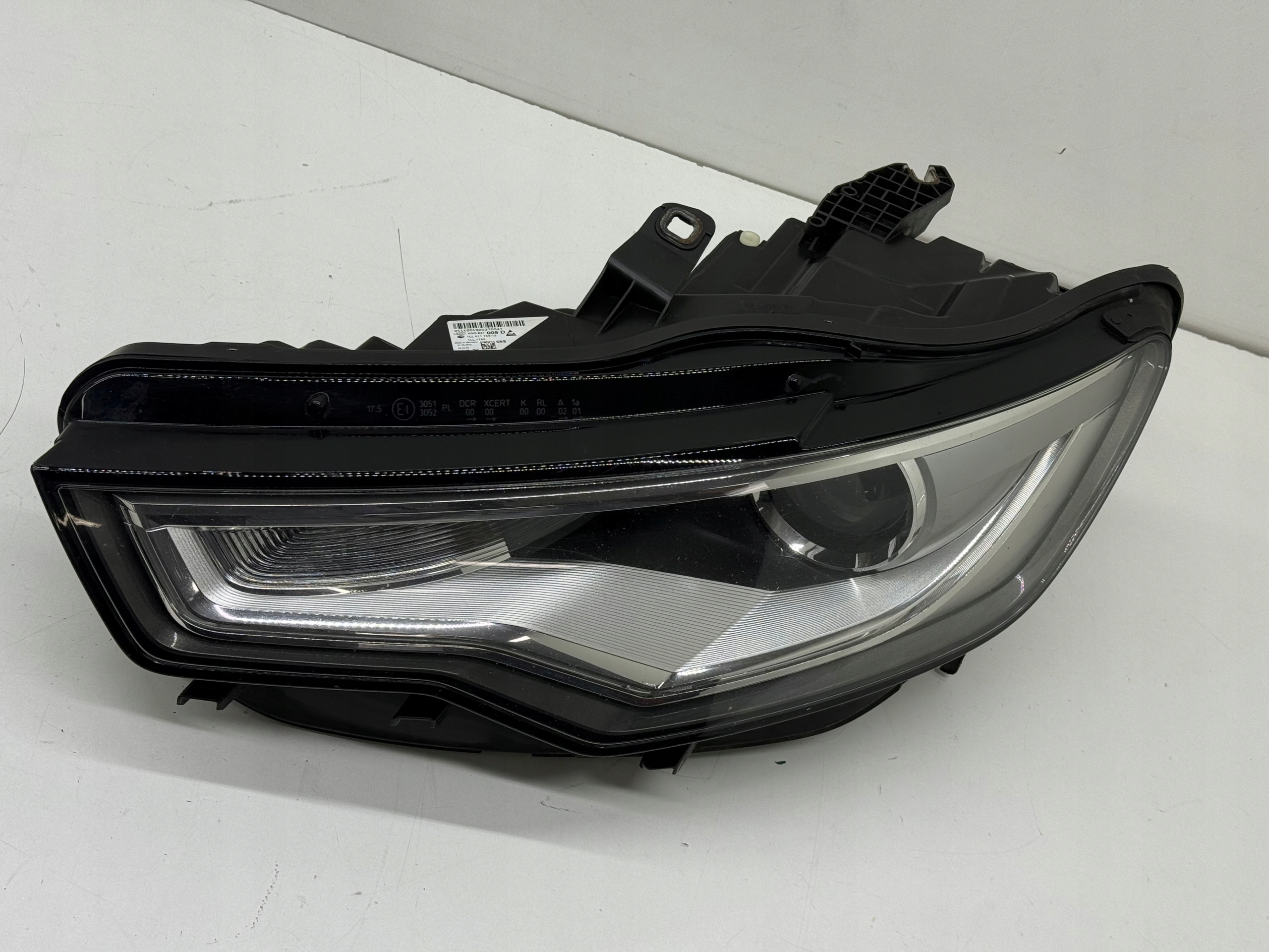 AUDI A6 C7 light reflektor left front BI-XENON XENON original!