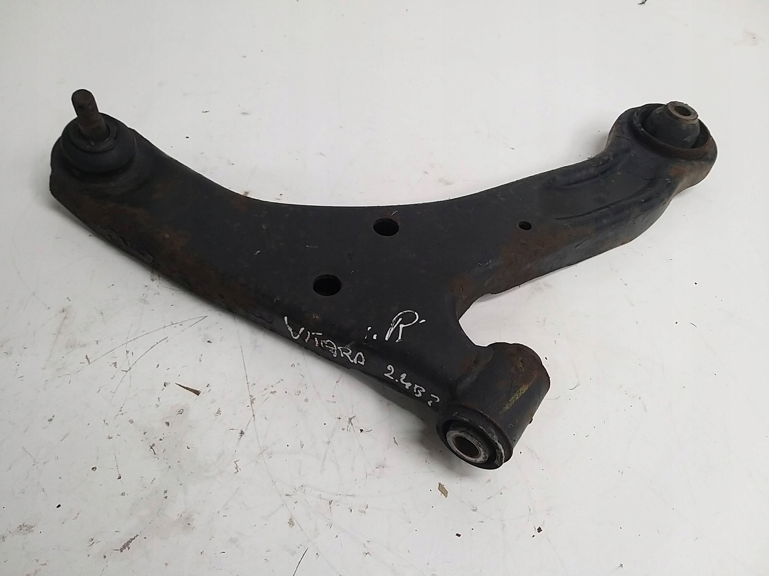 SUZUKI GRAND VITARA II 05-14 arm right front front 2,4B