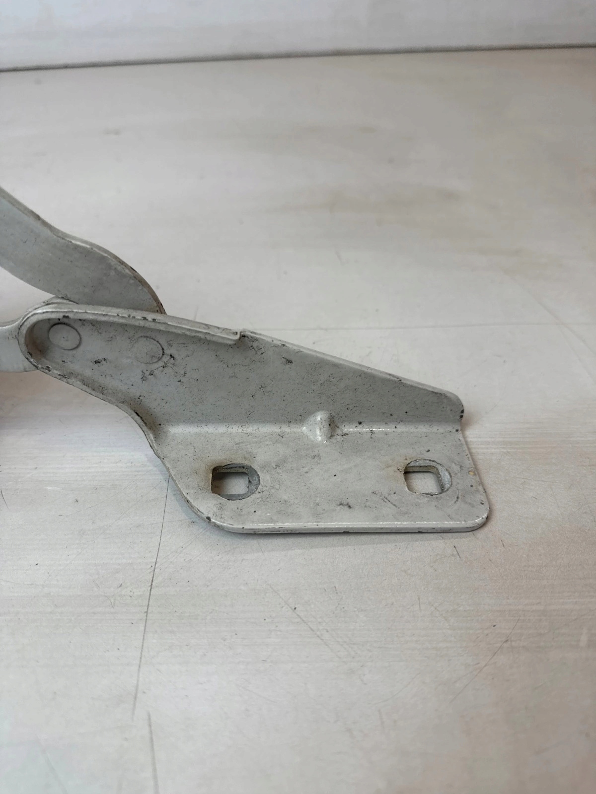 hinge bonnets front front right Iveco Daily Iv