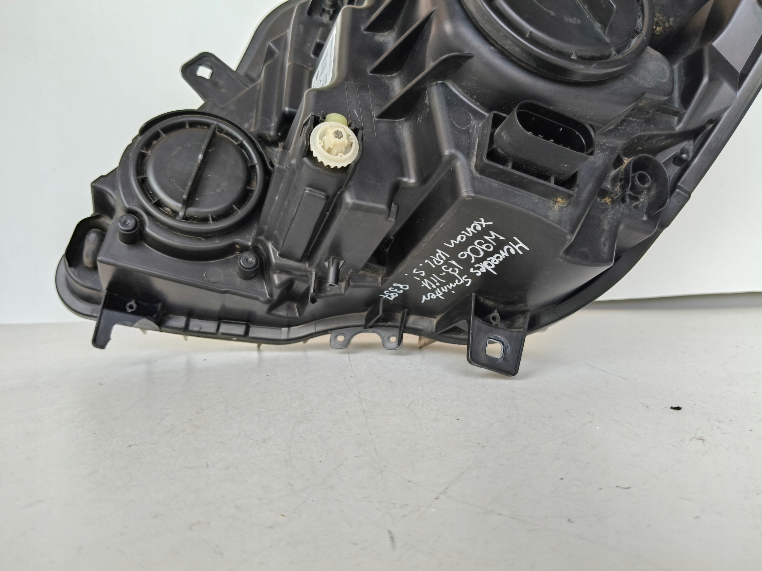 light right REFLEKTOR MERCEDES SPRINTER W906 13- LIFT XENON LED