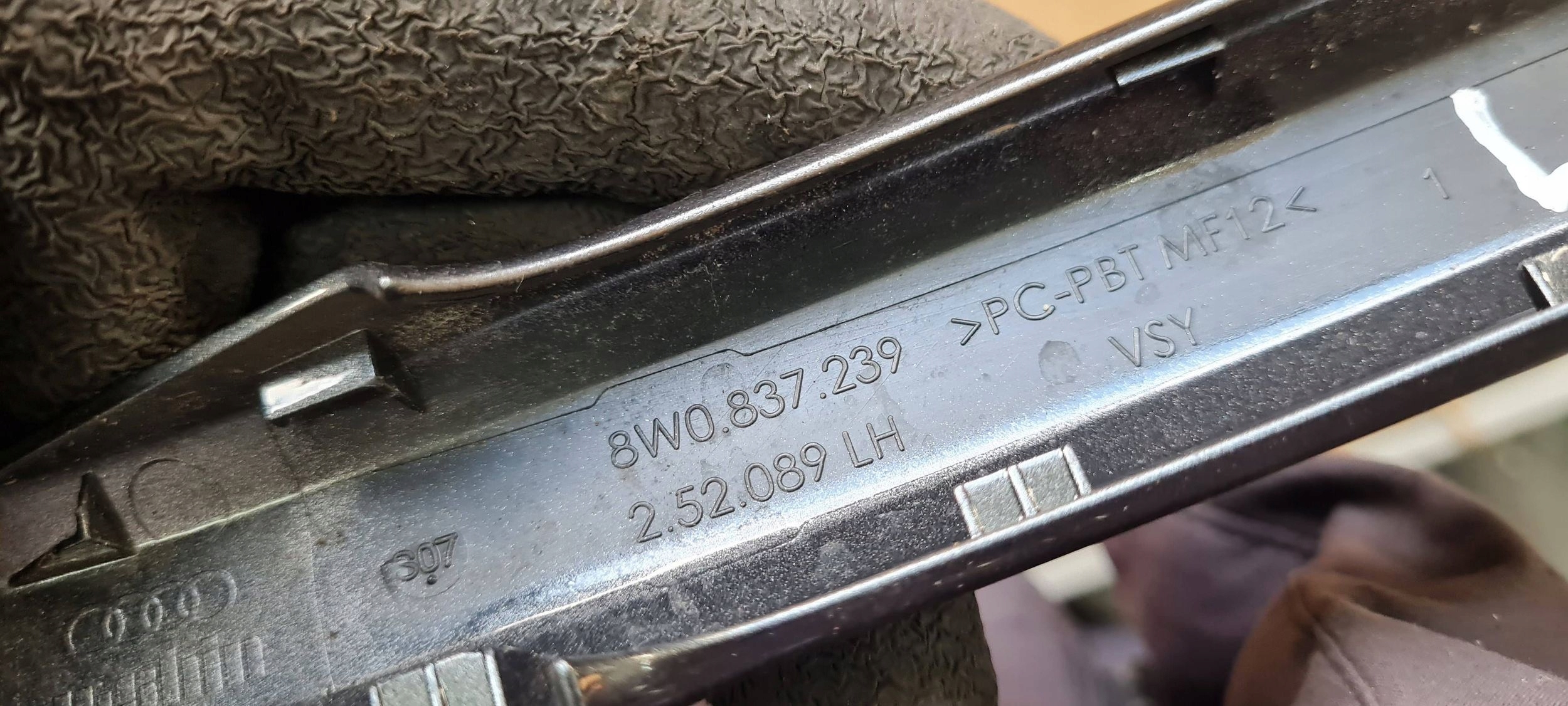 A5 8W S5 LIFT handle support left left rear part LZ7S SPORTBACK 8W0837239 A4 B9 8W