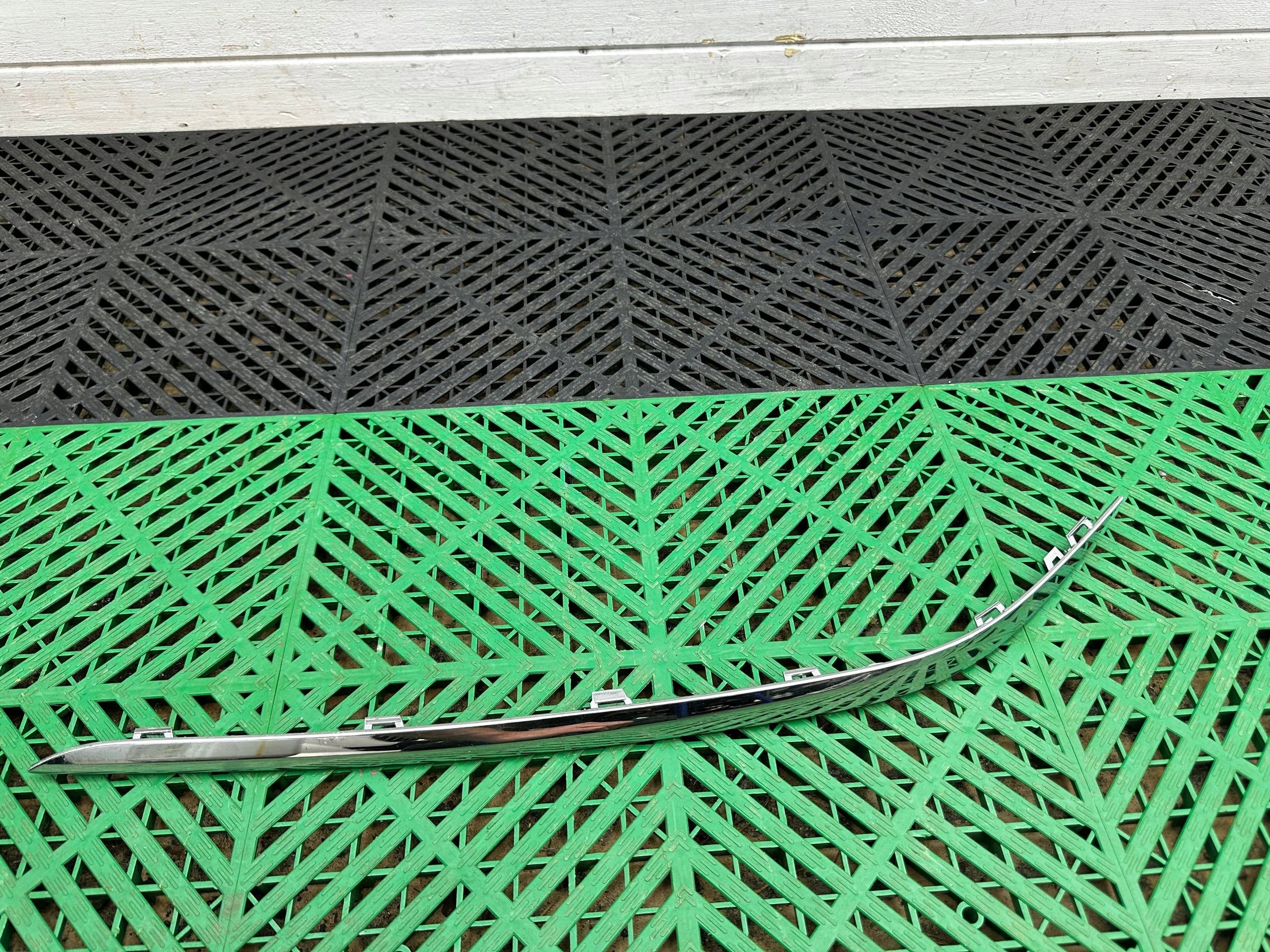 lišta nárazníku předního BMW 7 G11 G12 7362695
