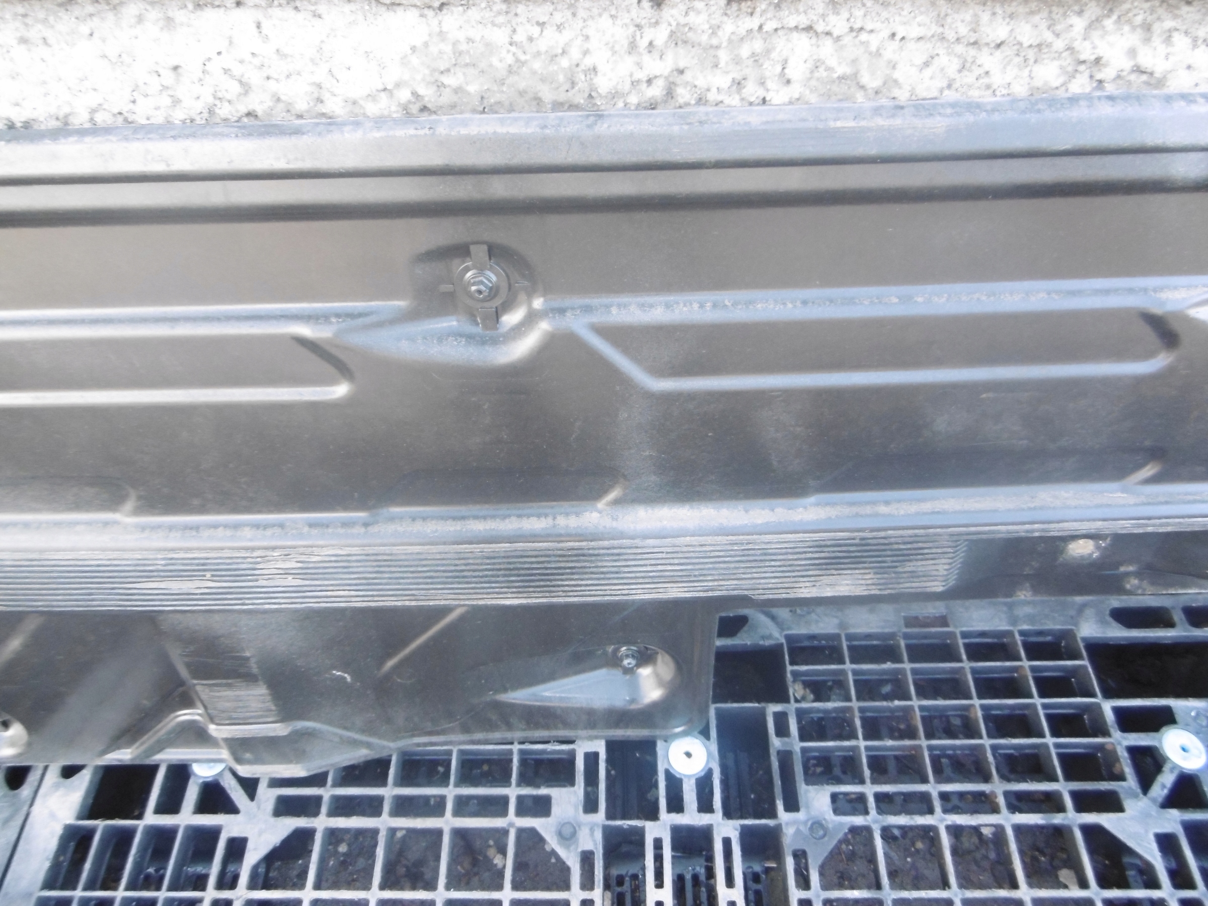 cover cover lower chassis right MERCEDES W204