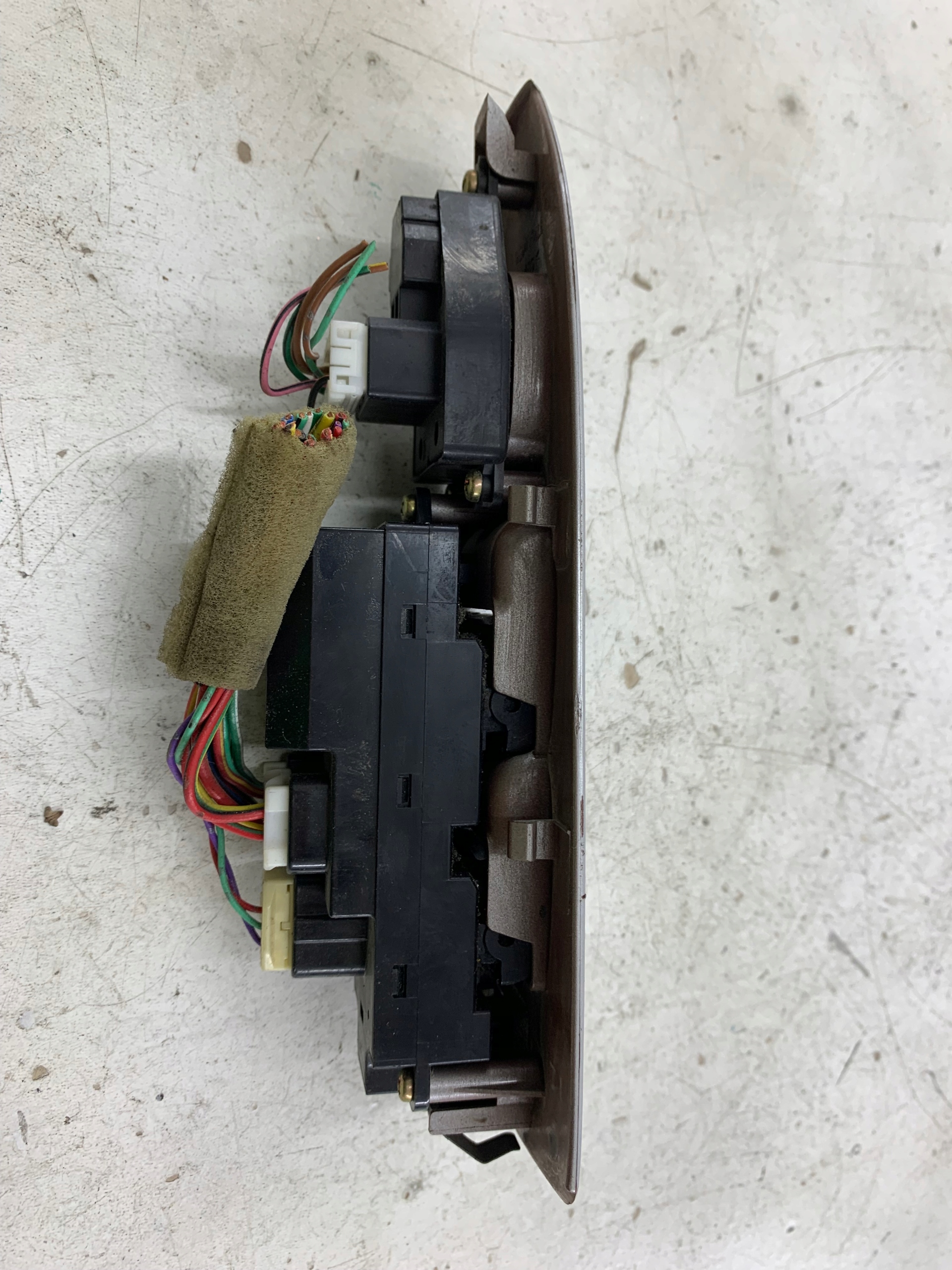 MAZDA PREMACY I PANEL SZYB bal eleje CB8166350A