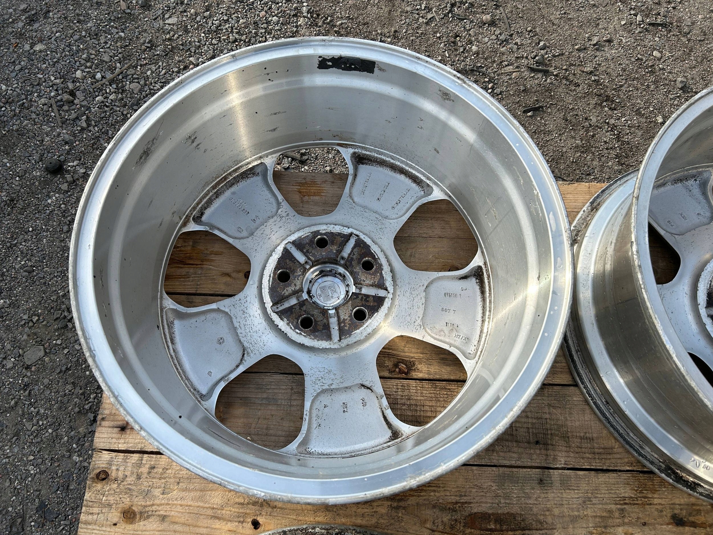 wheels discs disc 20" 20x8jx56.4 Dodge Durango 2014