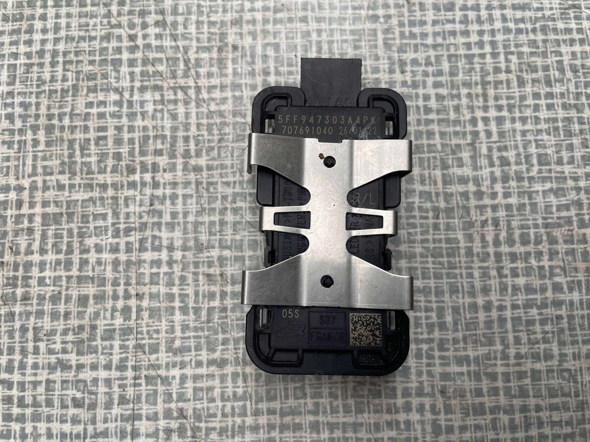 light SUFITOWA CUPRA FORMENTOR 5FF947303A @M