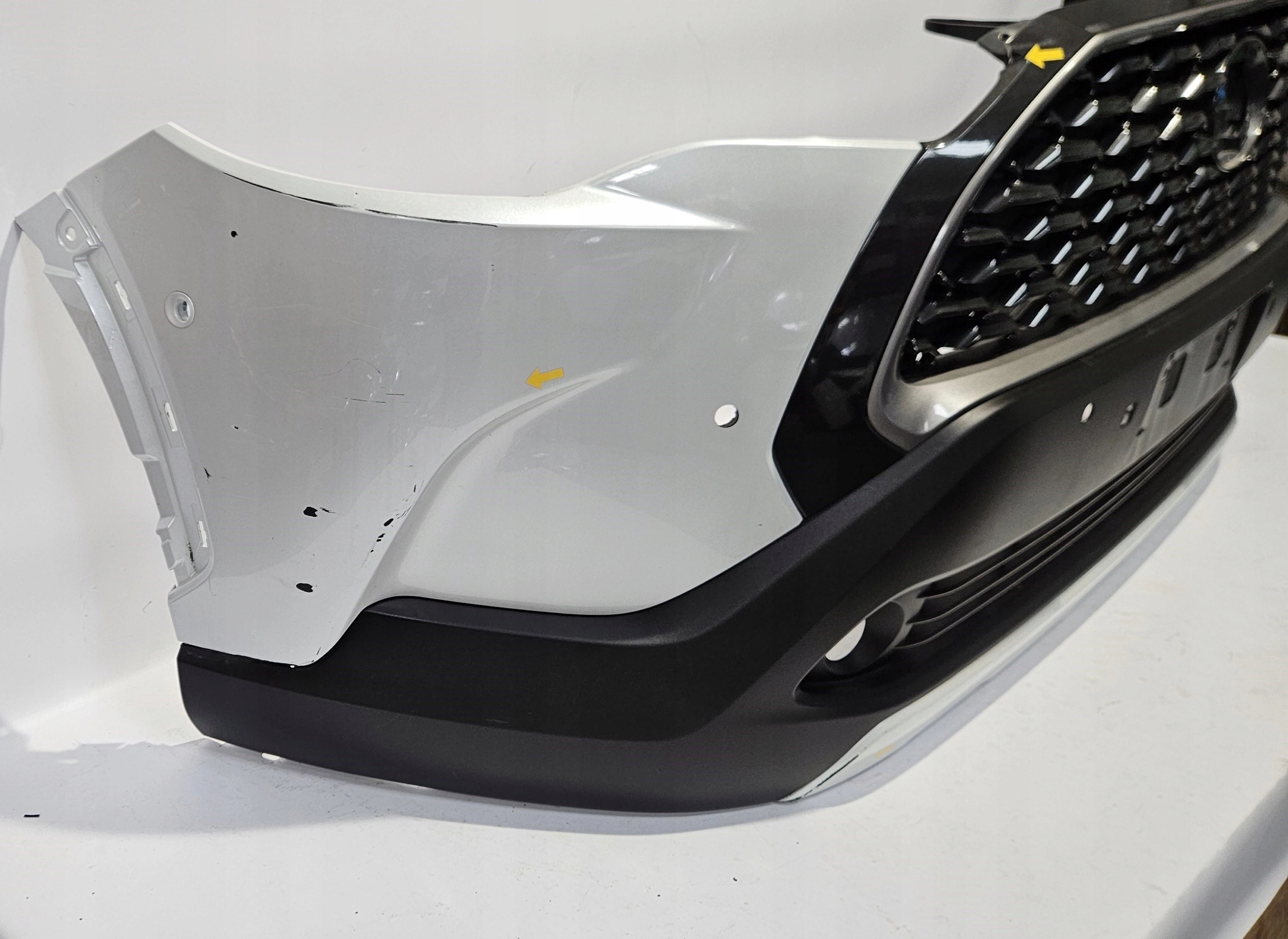 front bumper TOYOTA COROLLA CROSS 21- PDC original 52129-16030