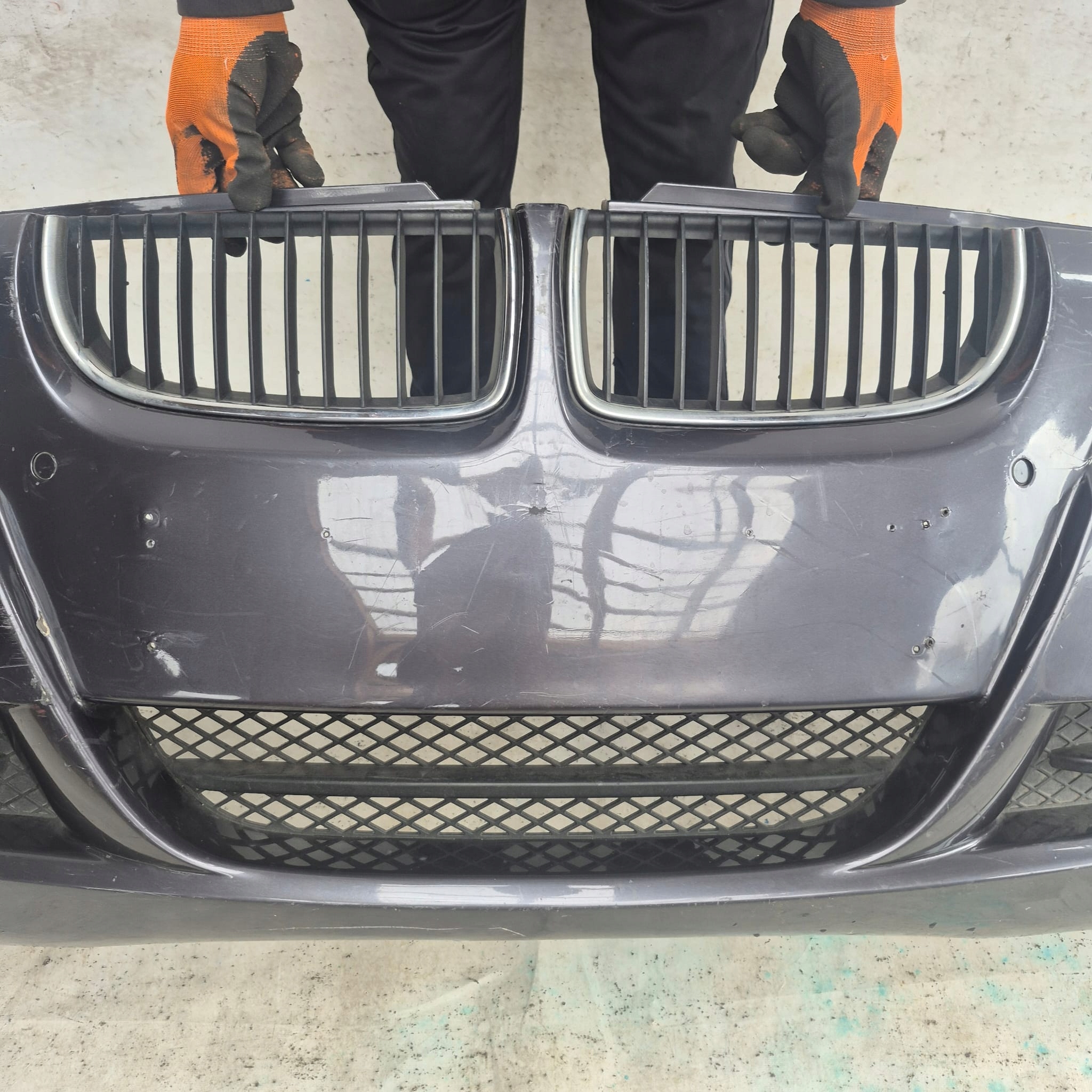 BMW 3 E90 E91 04-08 nárazník předek přední PDC SPR