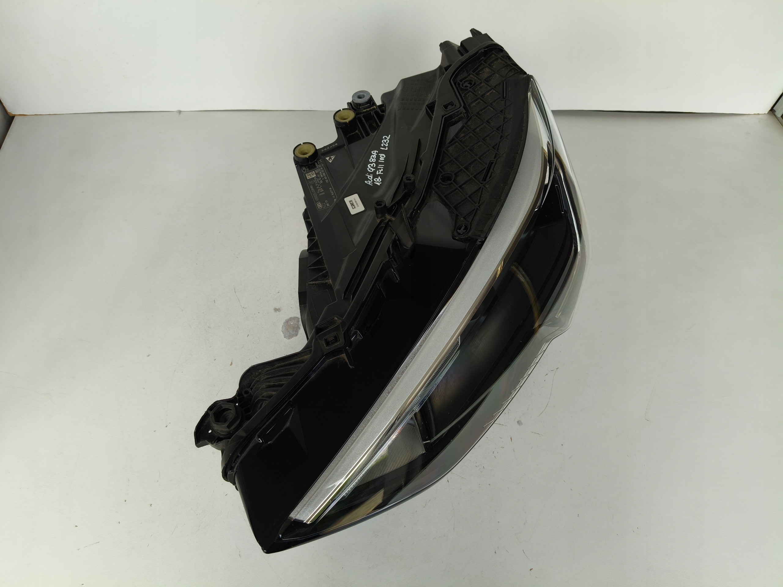 light left REFLEKTOR AUDI Q3 II 83A 18- FULL LED