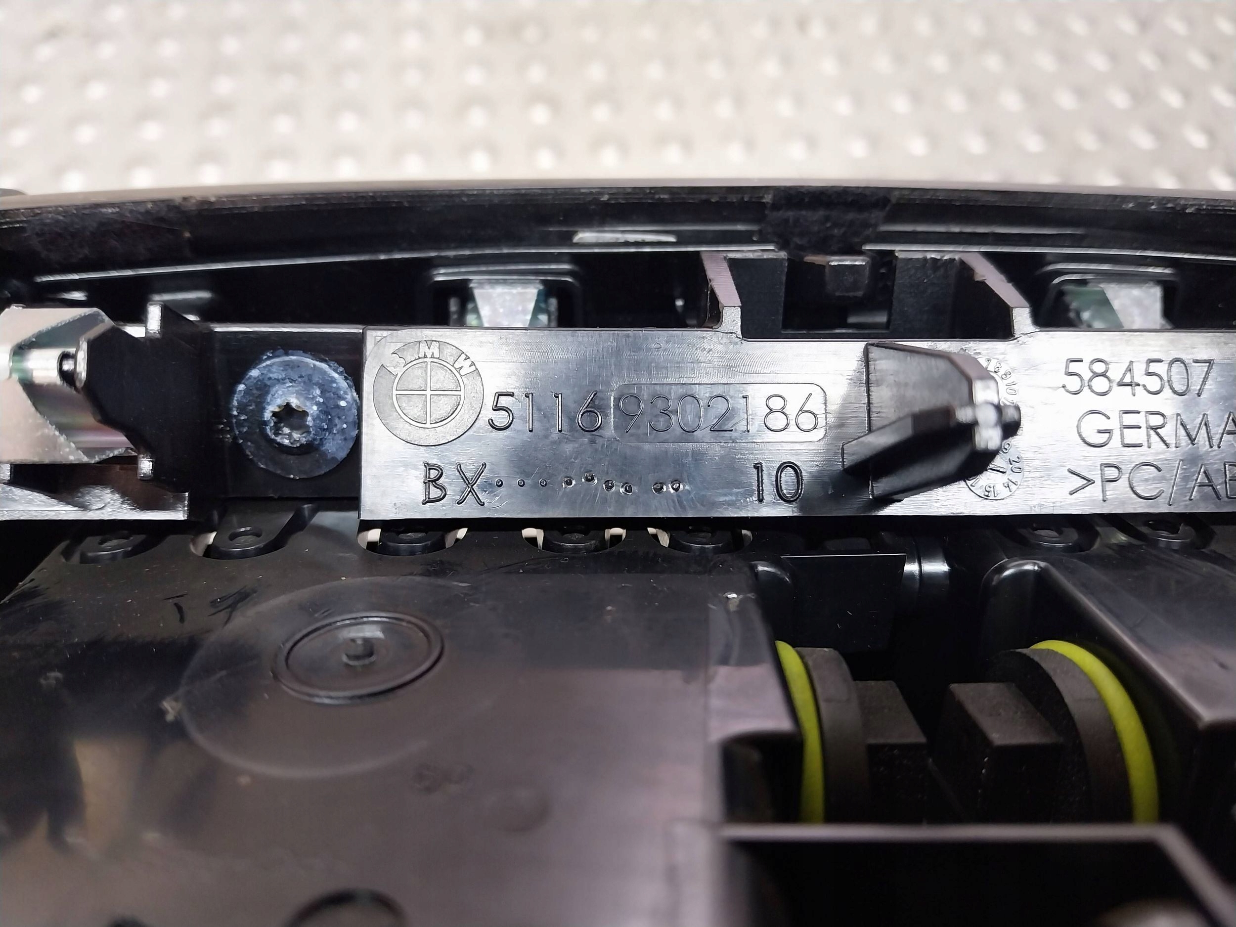 TUNEL central grid PANEL air conditioning devices rear part 6834408 9352337 BMW 7 G11 G12