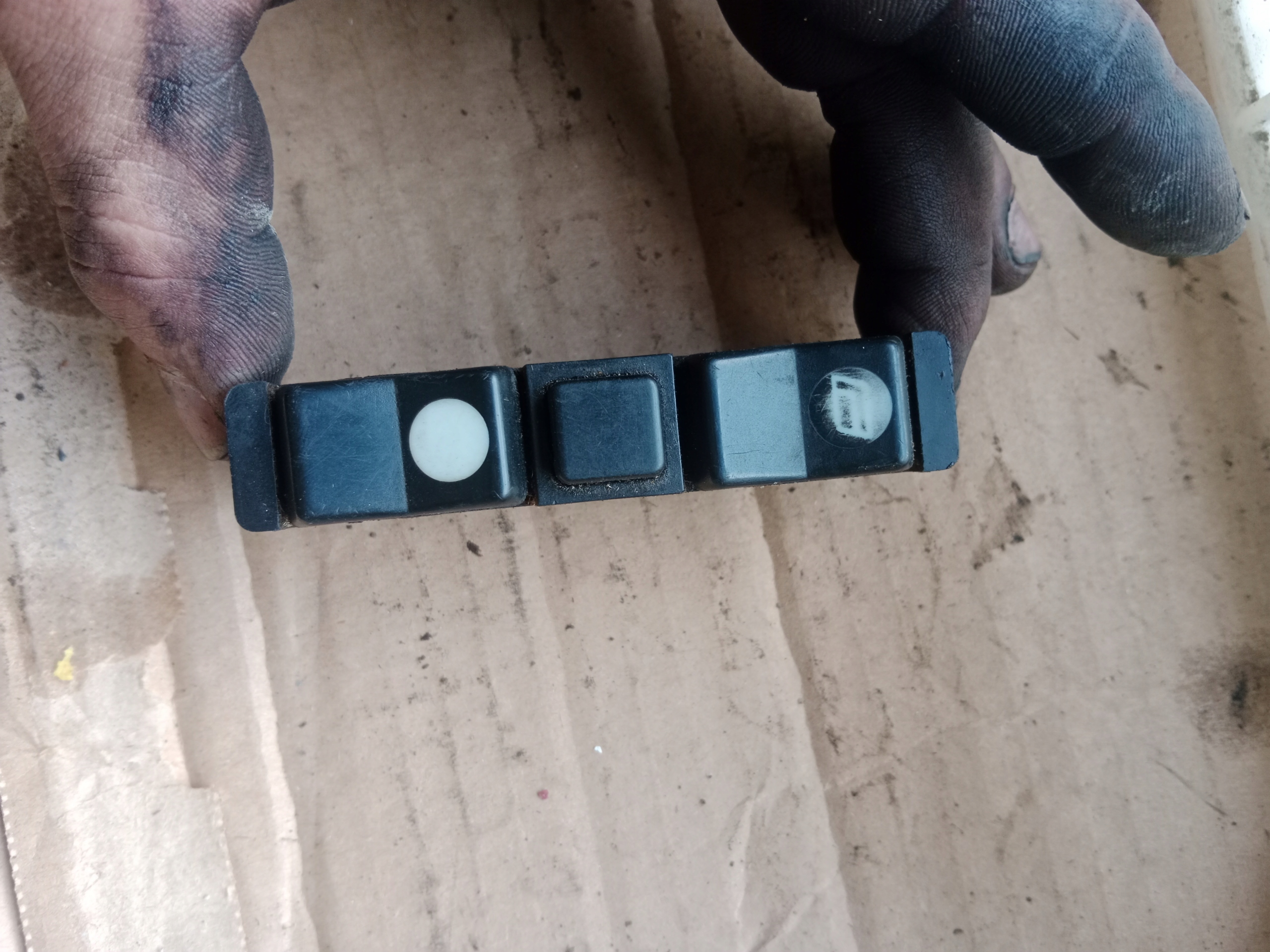 control panel of the window MERCEDES W126 ORY 0008208210