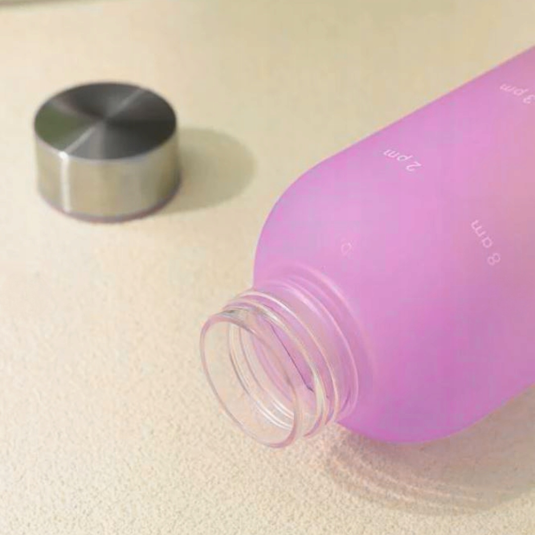 BUTELKA NA WODĘ BIDON SPORTOWY Z MIARKĄ Z PODZIAŁKĄ NA SIŁOWNIE FITNESS 1L Marka inna