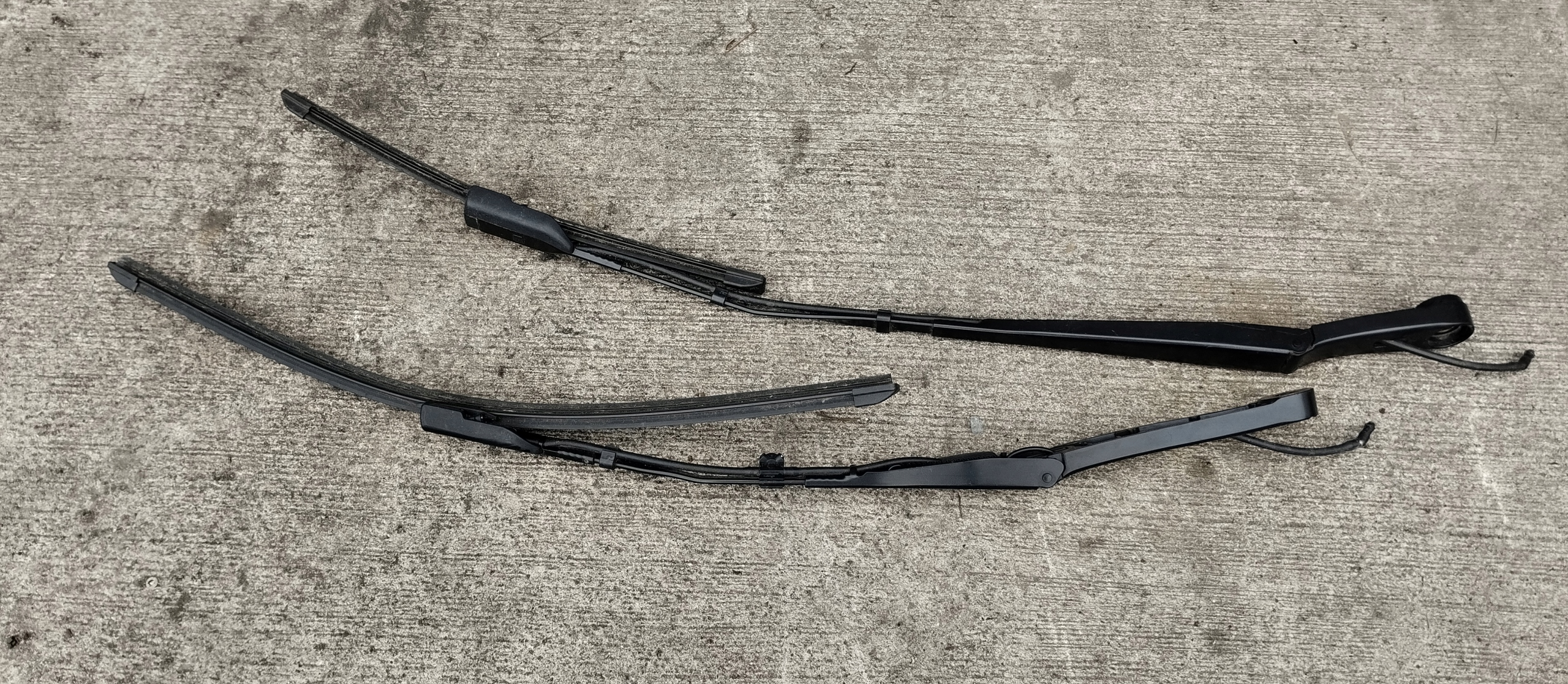 ПЛЕЧЕ ТРИМАЧІ СКЛООЧИСНИКІВ PEUGEOT 308 III T10 КОМПЛЕКТ 9830981980