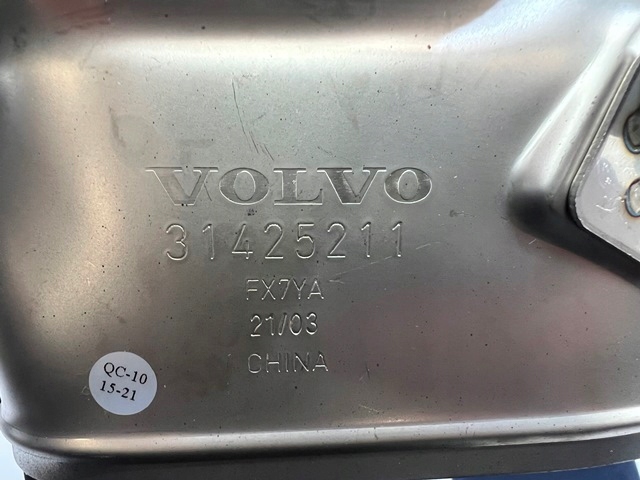 VOLVO XC60 II KOŃCÓWKA WYDECHU LEWA 31425211 Producent części Volvo