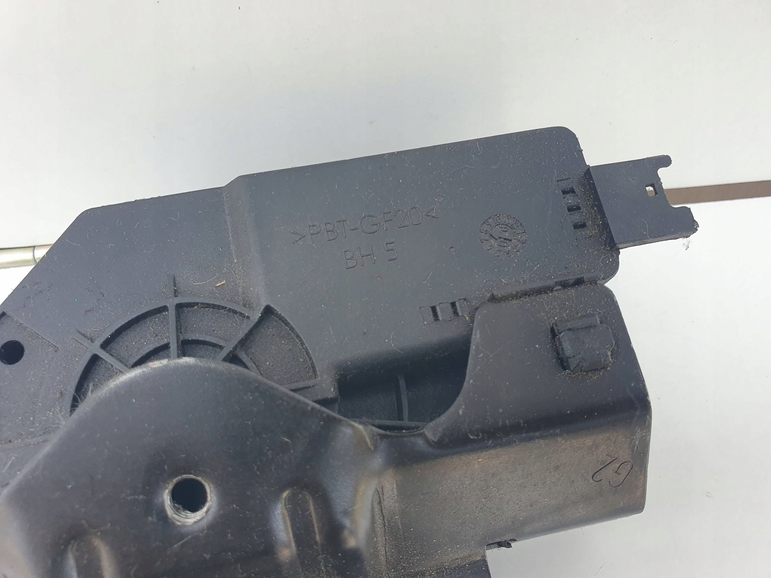 BMW E81 E85 E86 E87 lock bonnet boot 8196401