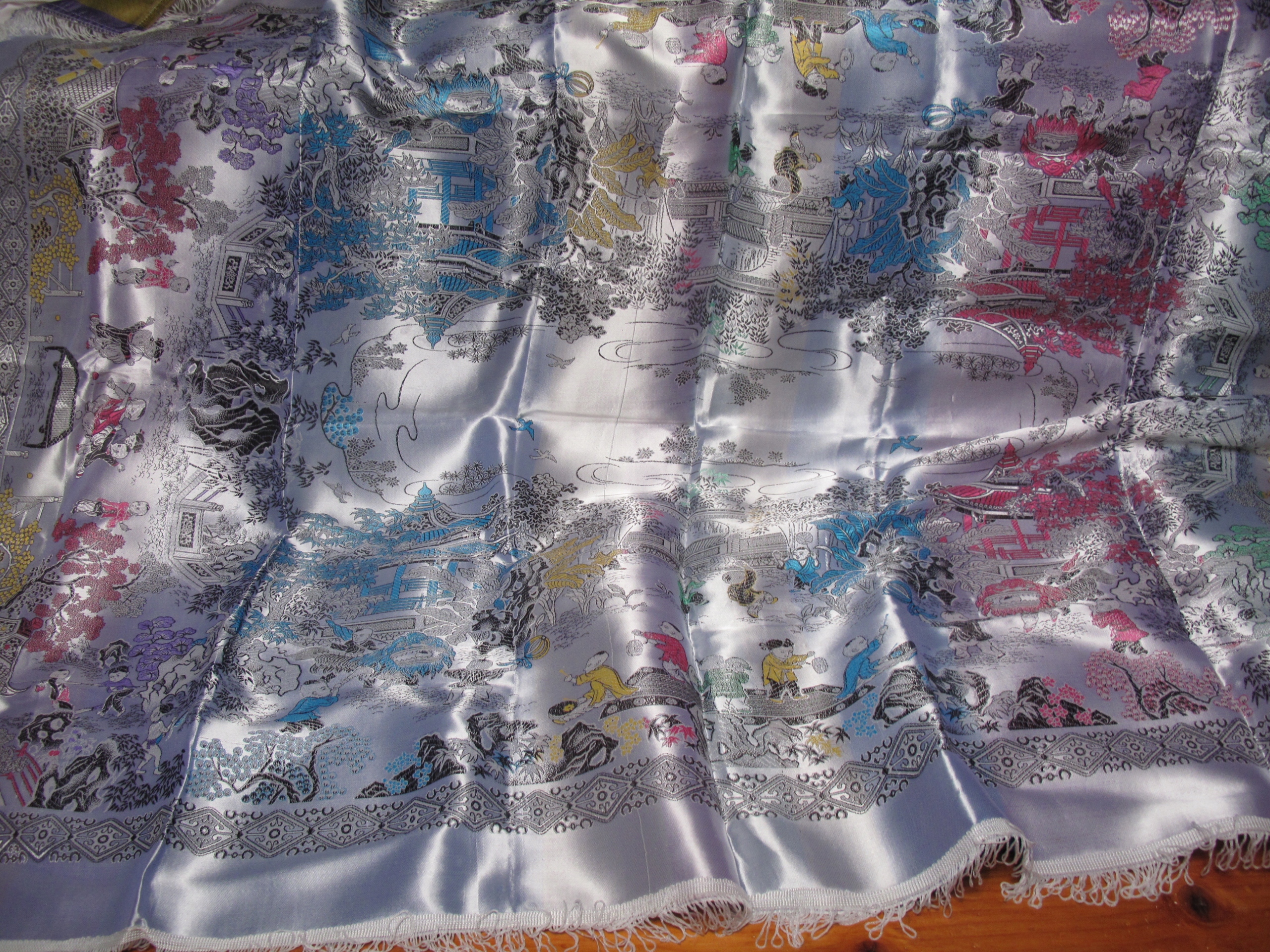 NOWY OBRUS GOBELINOWY SREBRNY Z OBRAZEM