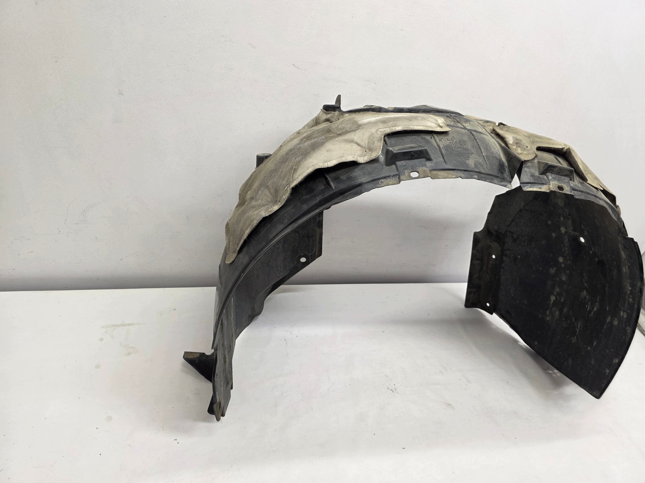 NISSAN MAXIMA 15- mudguard right front original