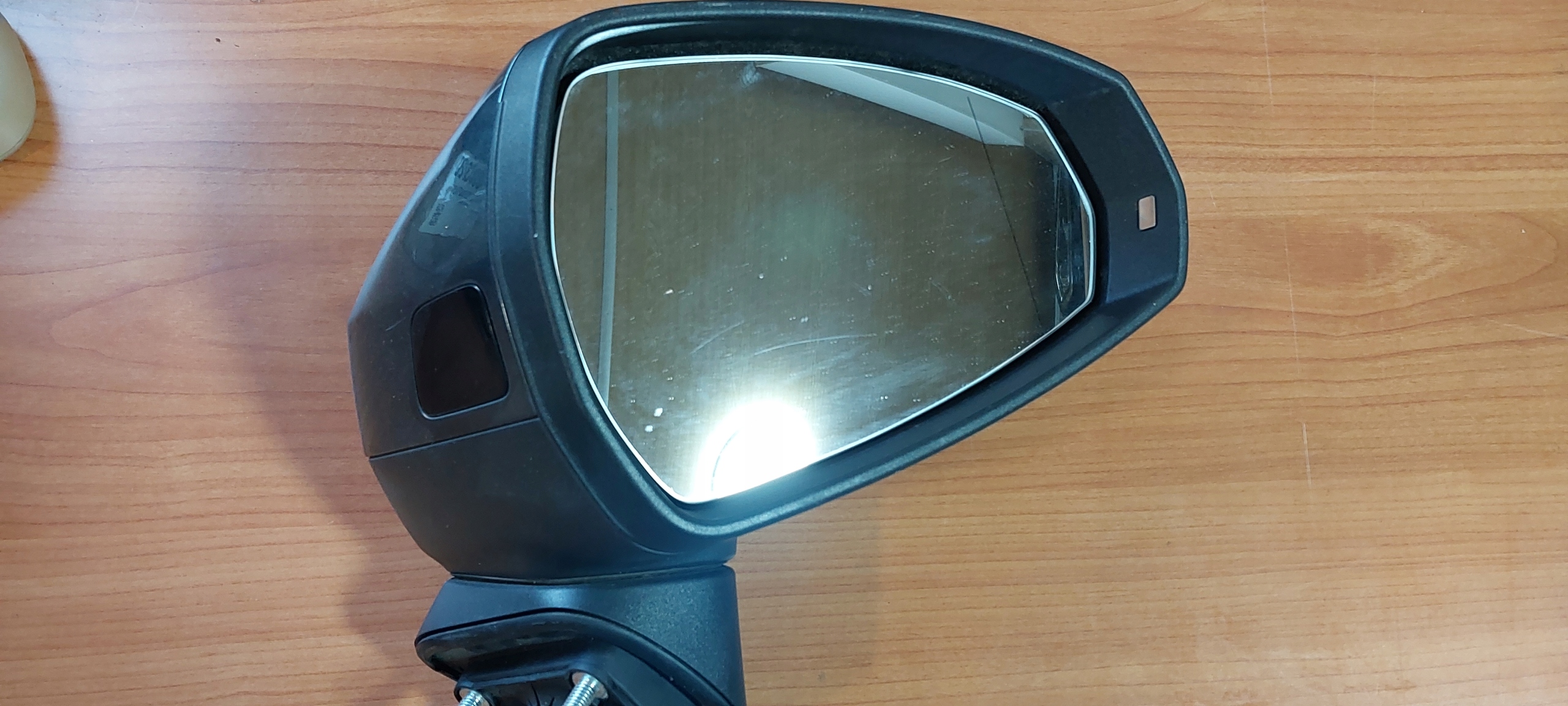 Lusterko zewnętrzne 6+2 pin audi a3 8v Strona zabudowy prawa