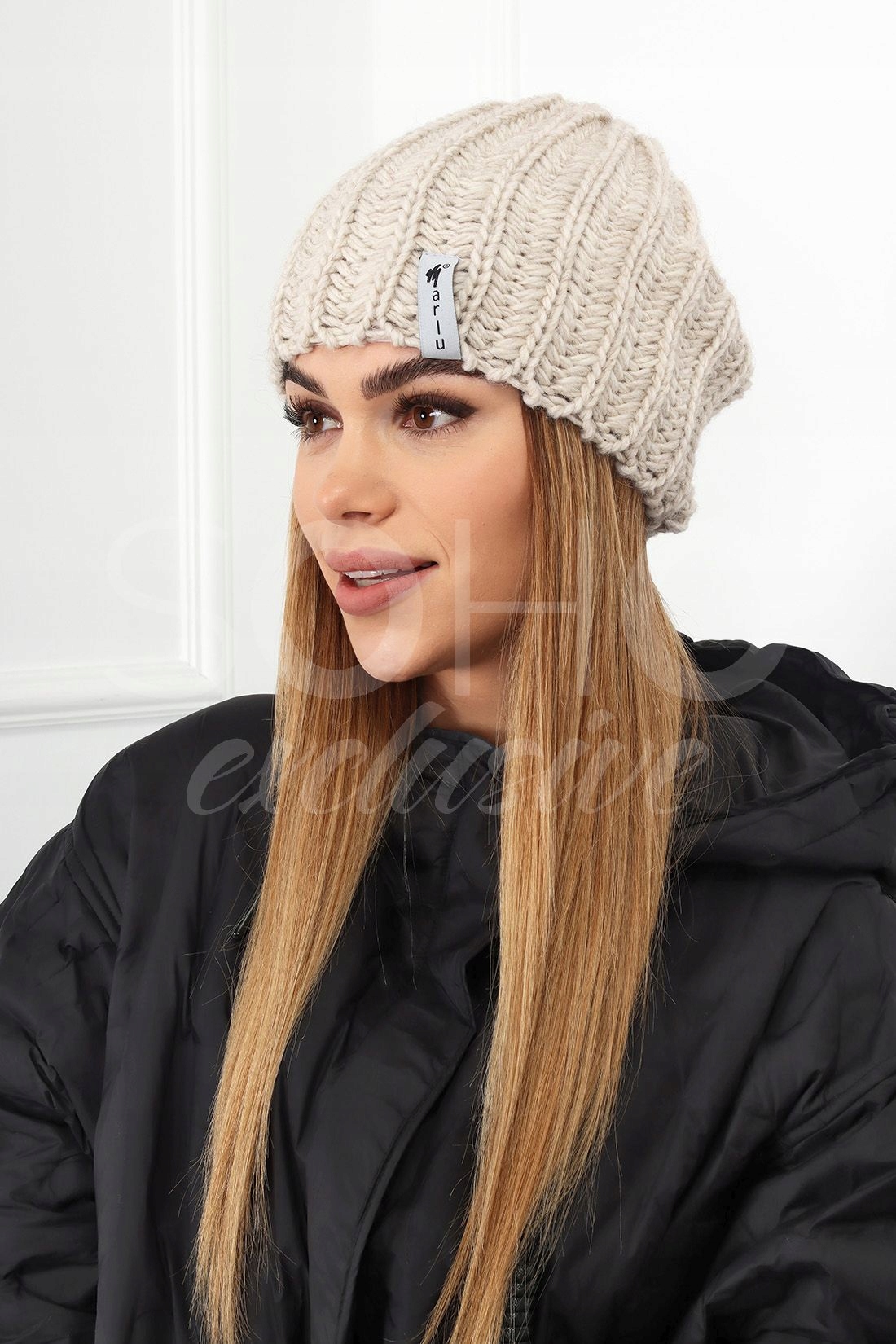 CZAPKA DAMSKA ZIMOWA NA ZIMĘ CIEPŁA WYGODNA GRUBA KOBIECA SPORTOWA KOL 2251 Płeć kobieta