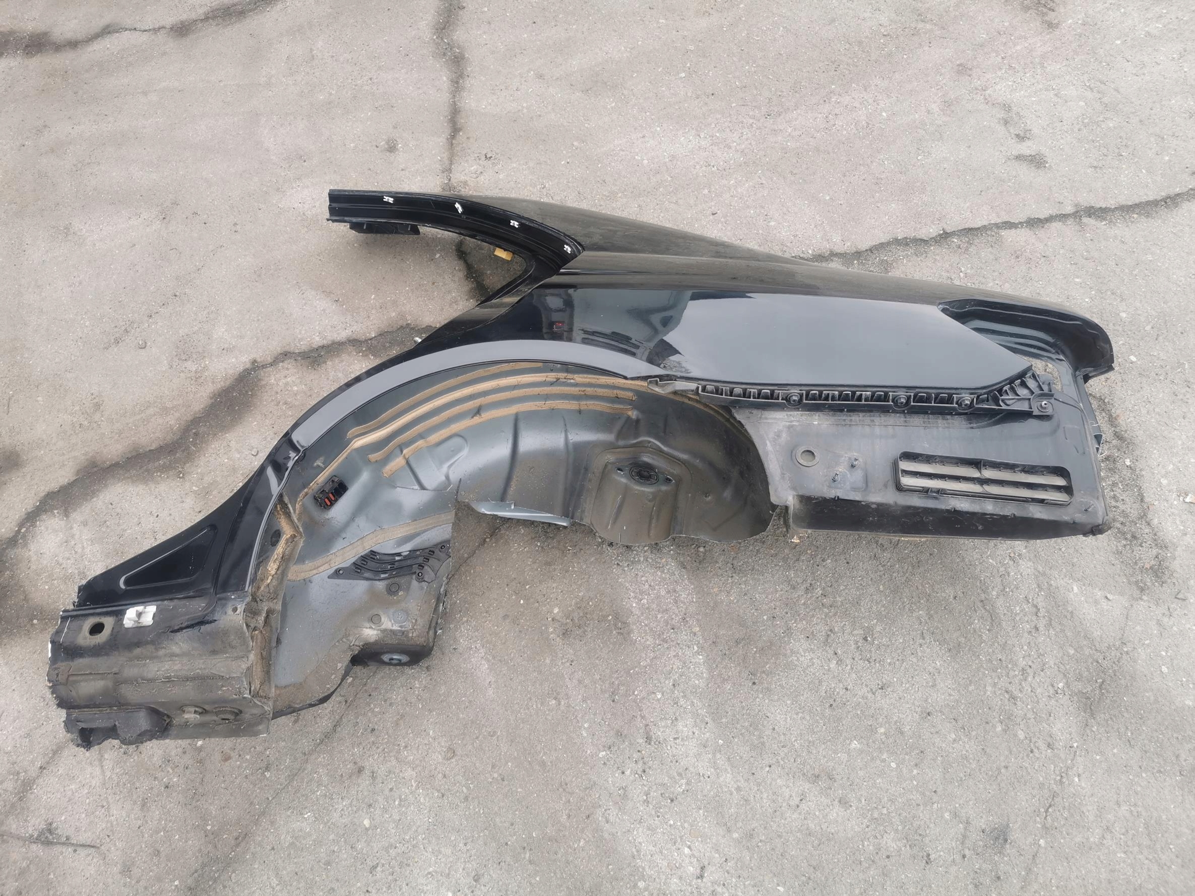 quarter left rear part MERCEDES E-KLASA W212 197 sedan
