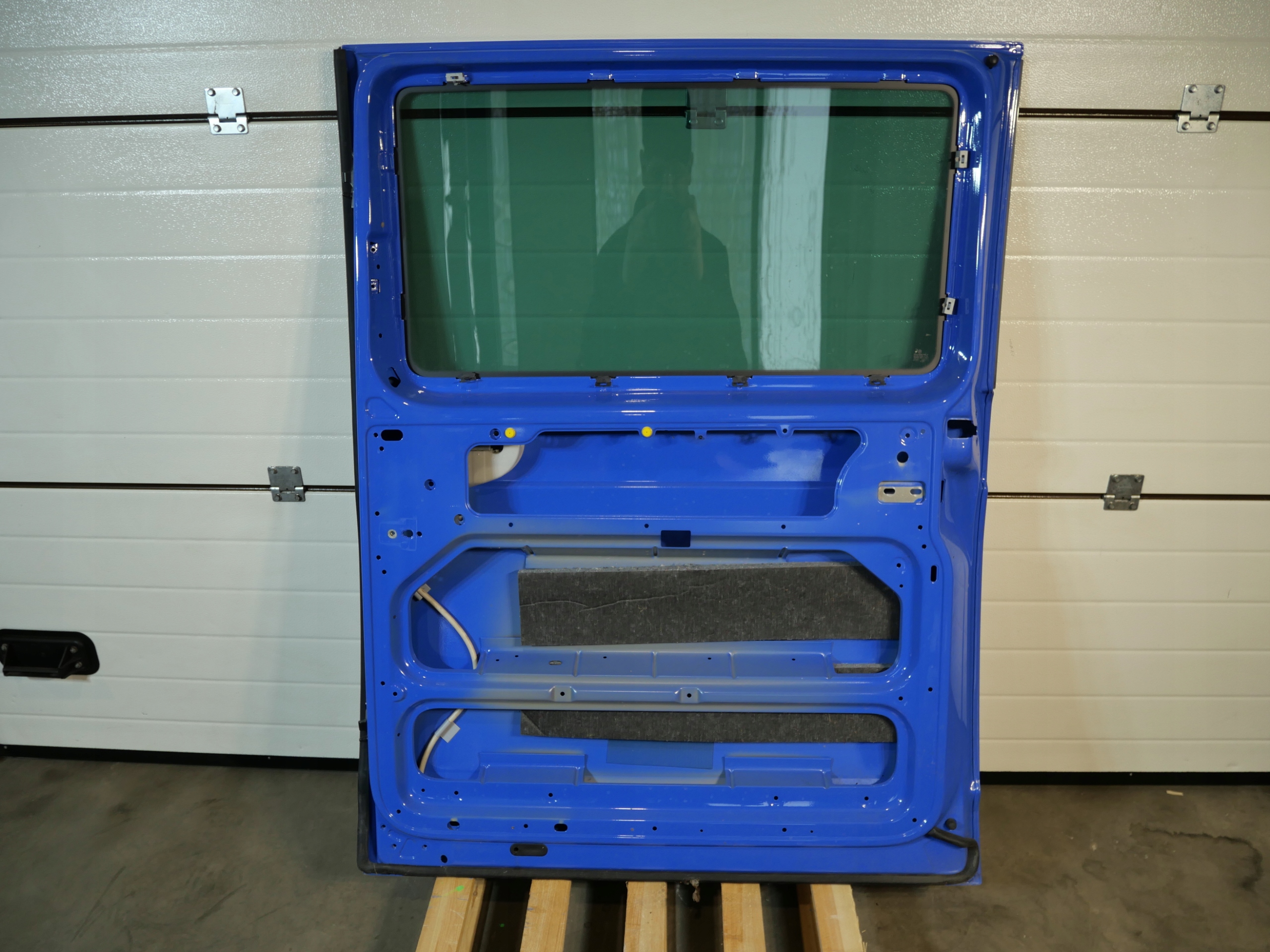 VW T6 door sliding right