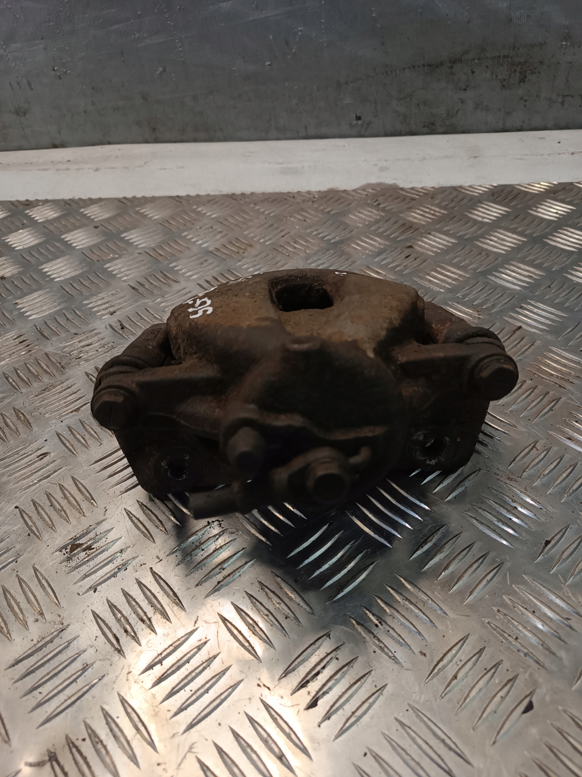 caliper brake left front TOYOTA AURIS and 1.4D