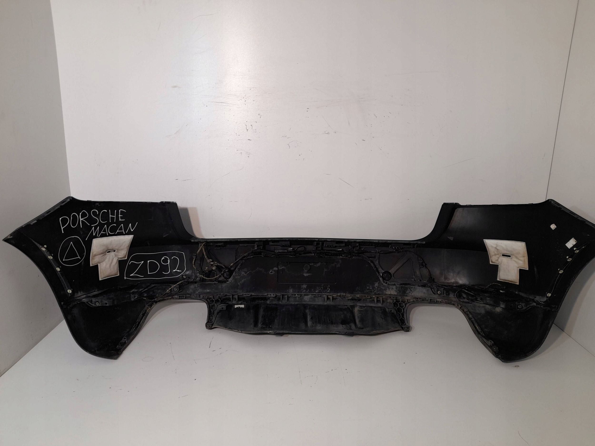 Porsche Macan (95B) bumper rear 95B807421 (ZD92)
