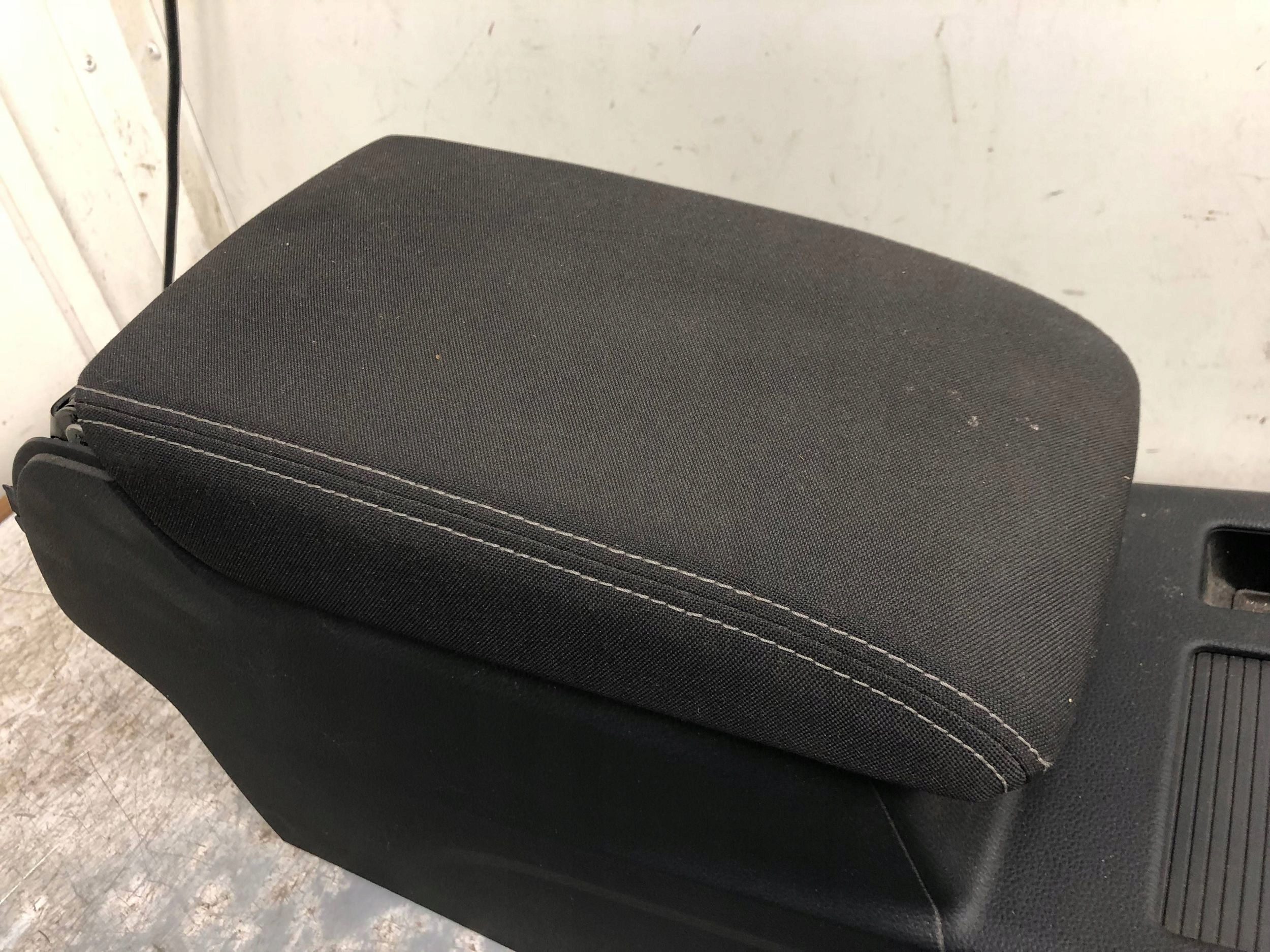 TUNEL central armrest VW PASSAT B8 3G0864089A 3G0862531