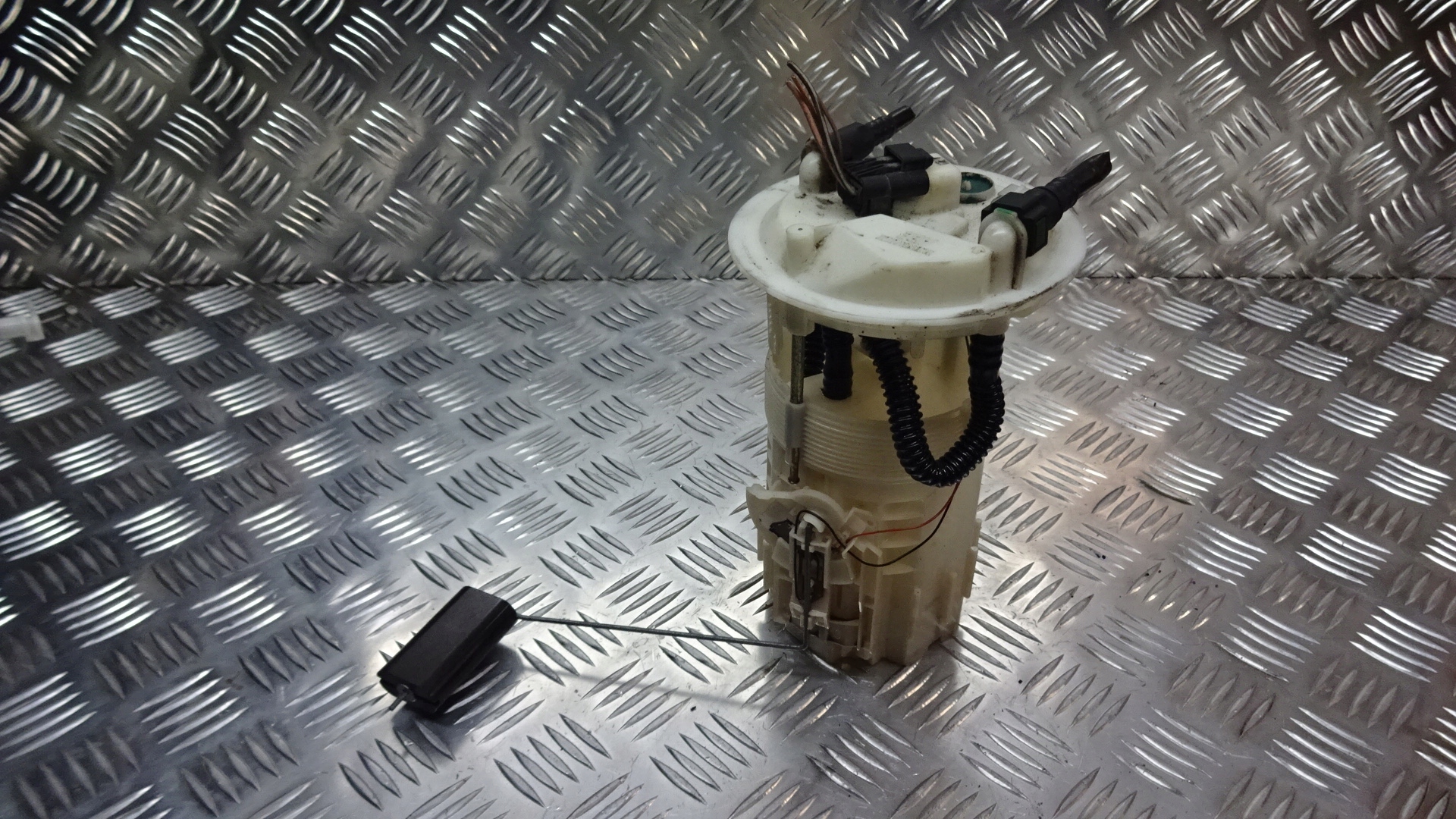 CZUJNIK POZIOMU PALIWA SCENIC II 1.9DCI 8200288808