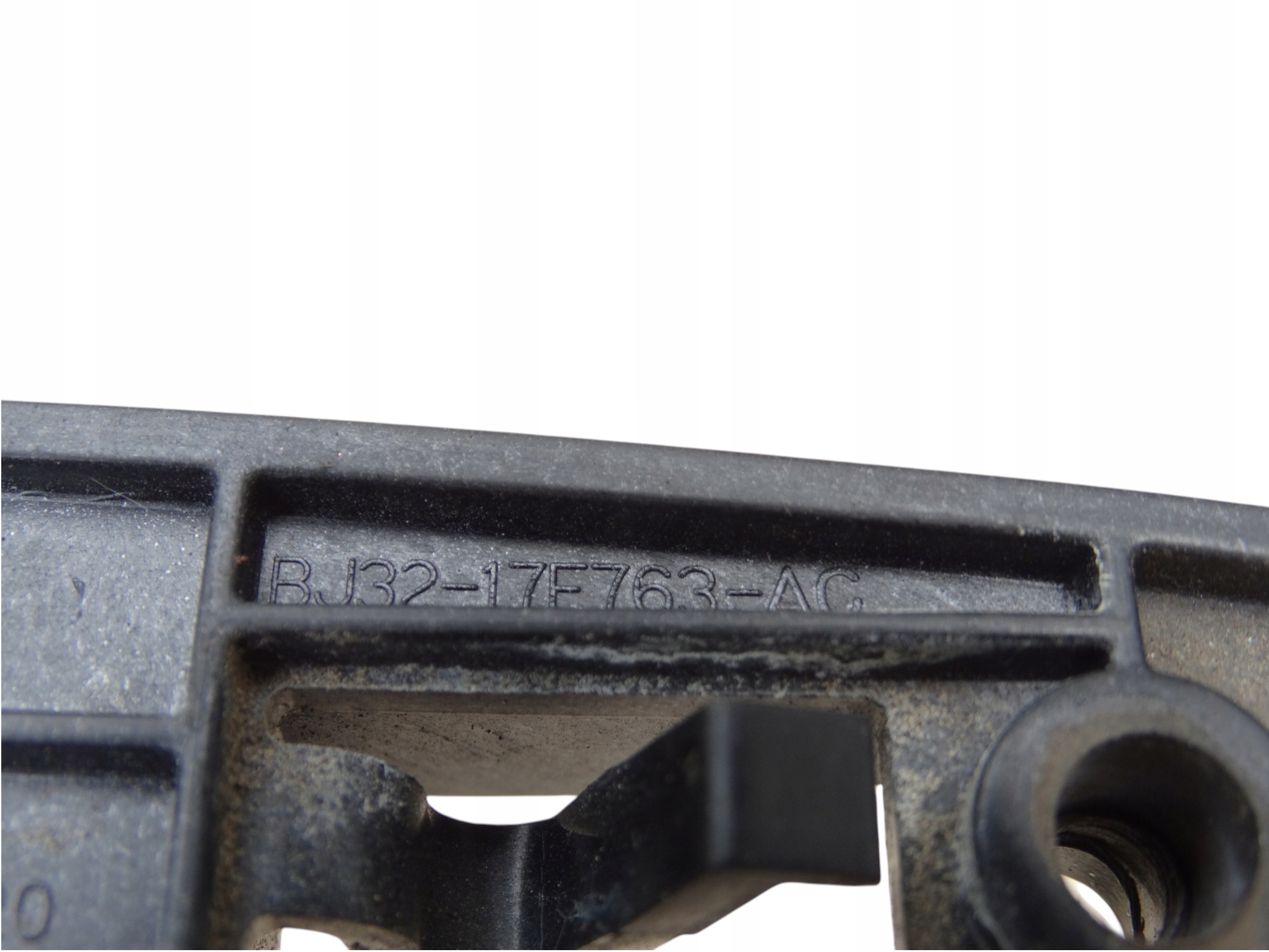 support holder of a bumper left front RANGE ROVER EVOQUE L538 LIFT 15-19