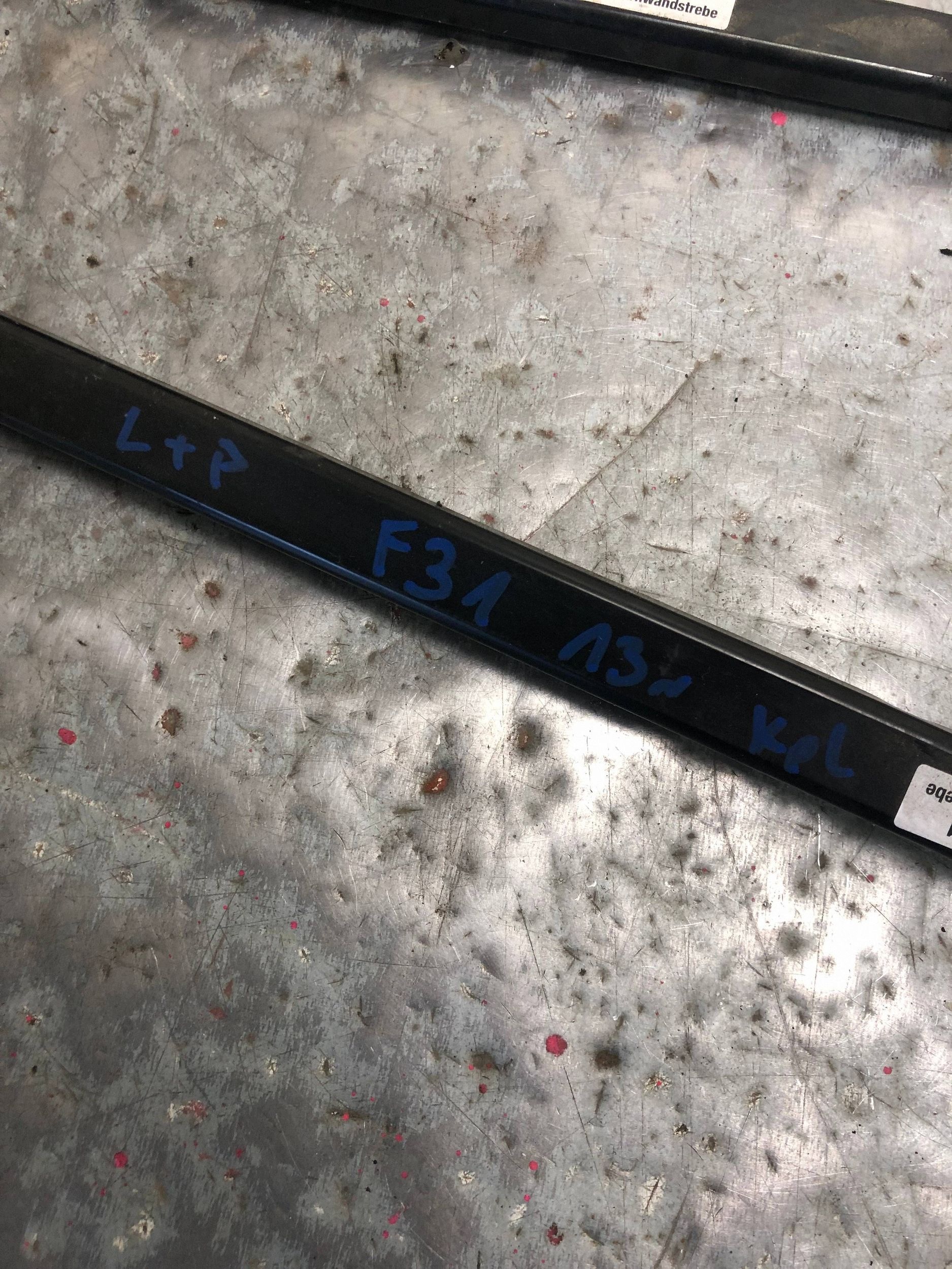 podpěra levá pravá BMW F31 4867077 4867078