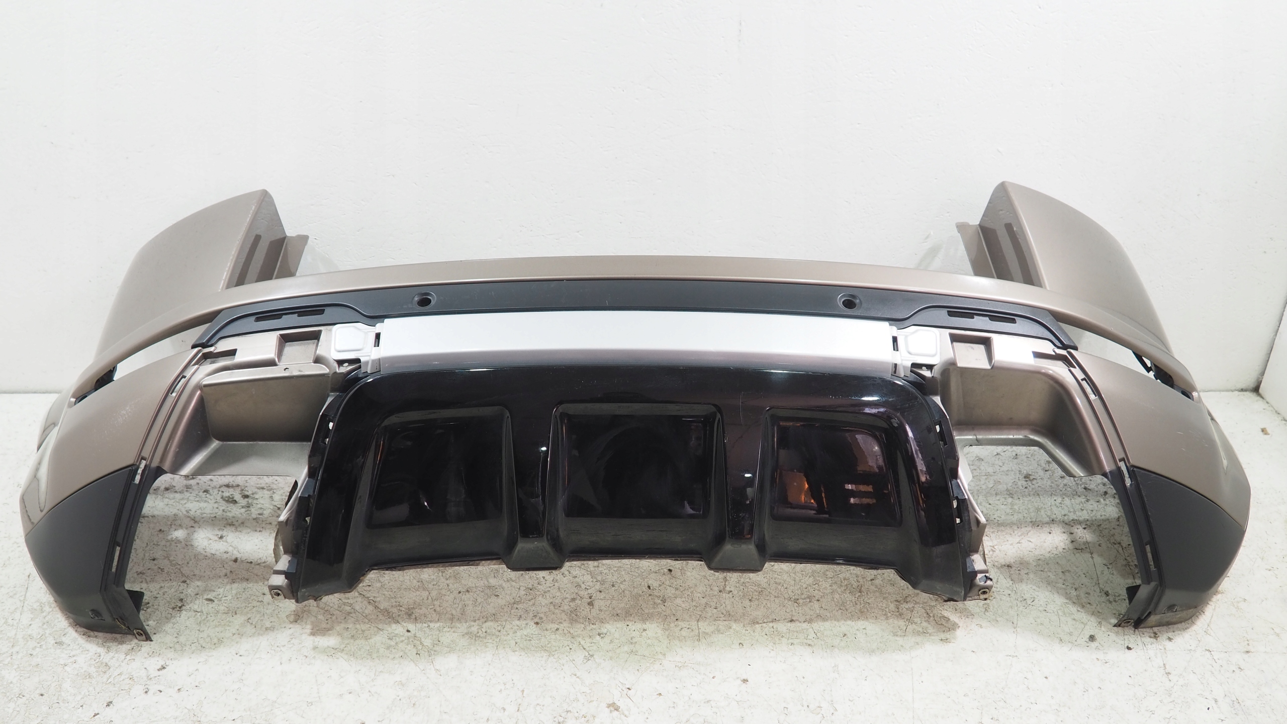 Range Rover Evoque bumper rear part rear EJ3M-17D781-A