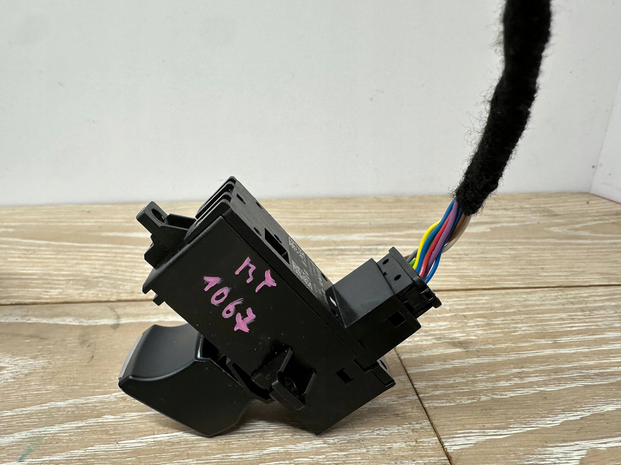 button electric brake Wszystkie BMW i3 9318735