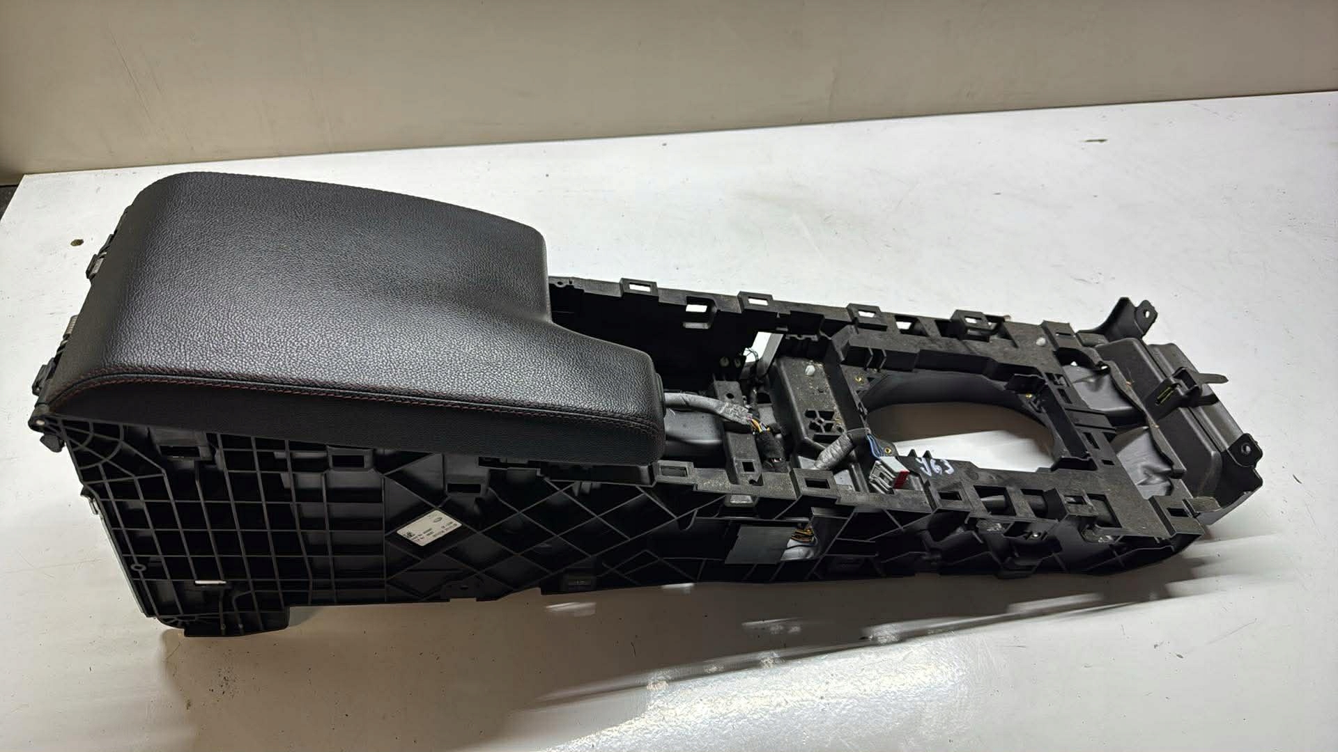 TUNEL CENTRALNY armrest leather JAGUAR XE X760 UK