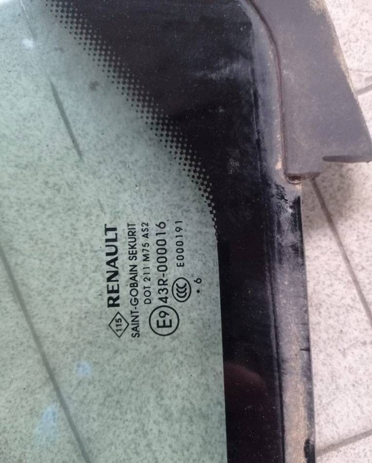 window trojkatna front (side) front side left Renault Scenic IV