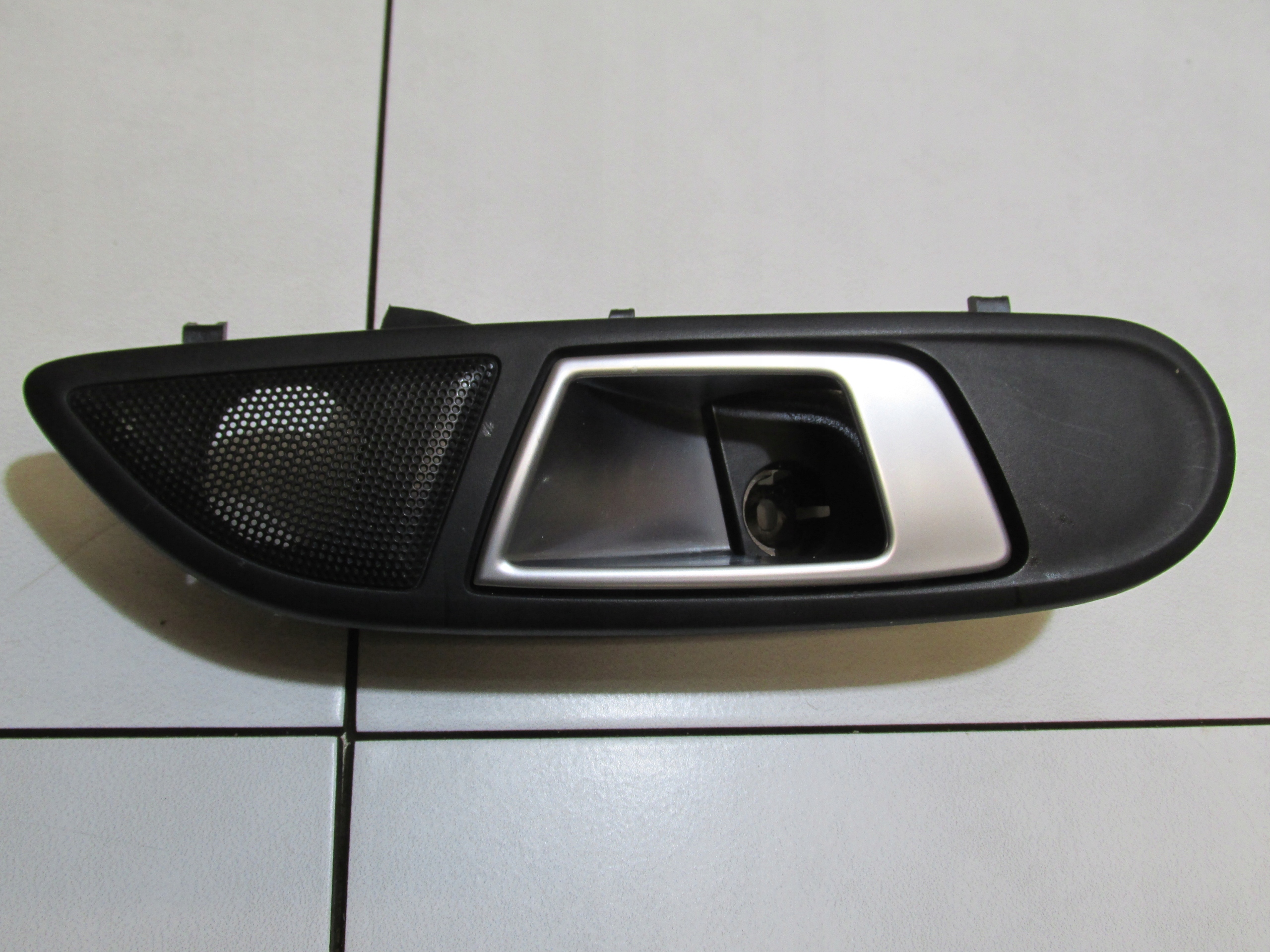 ДВЕРНАЯ РУЧКА ВНУТРЕННЯЯ ПЕРЕДНЯЯ ECOSPORT ЕВРОПА 2017 ГОД