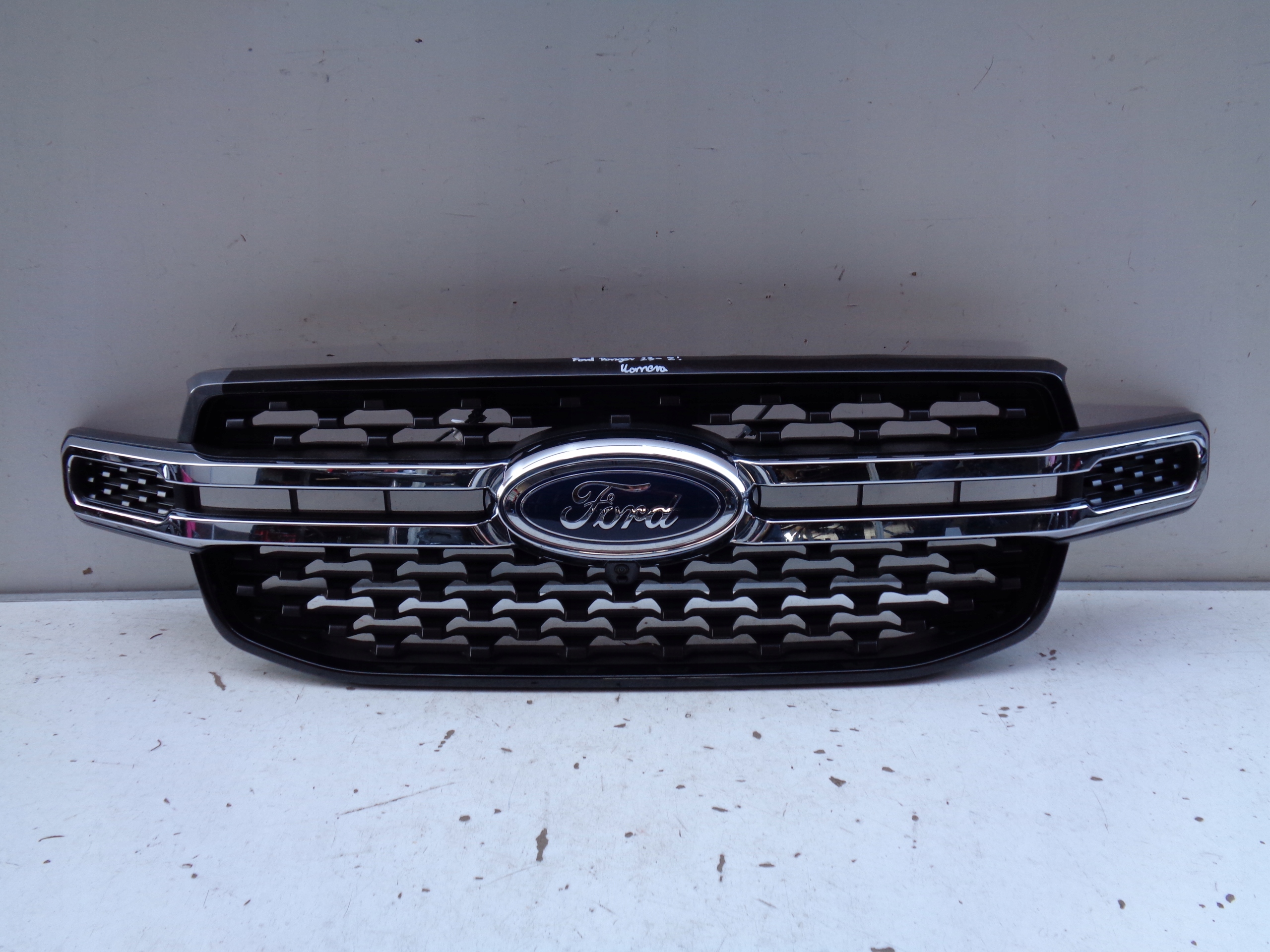 front PREKLADgrill FORD RANGER VI 22- KAMERA