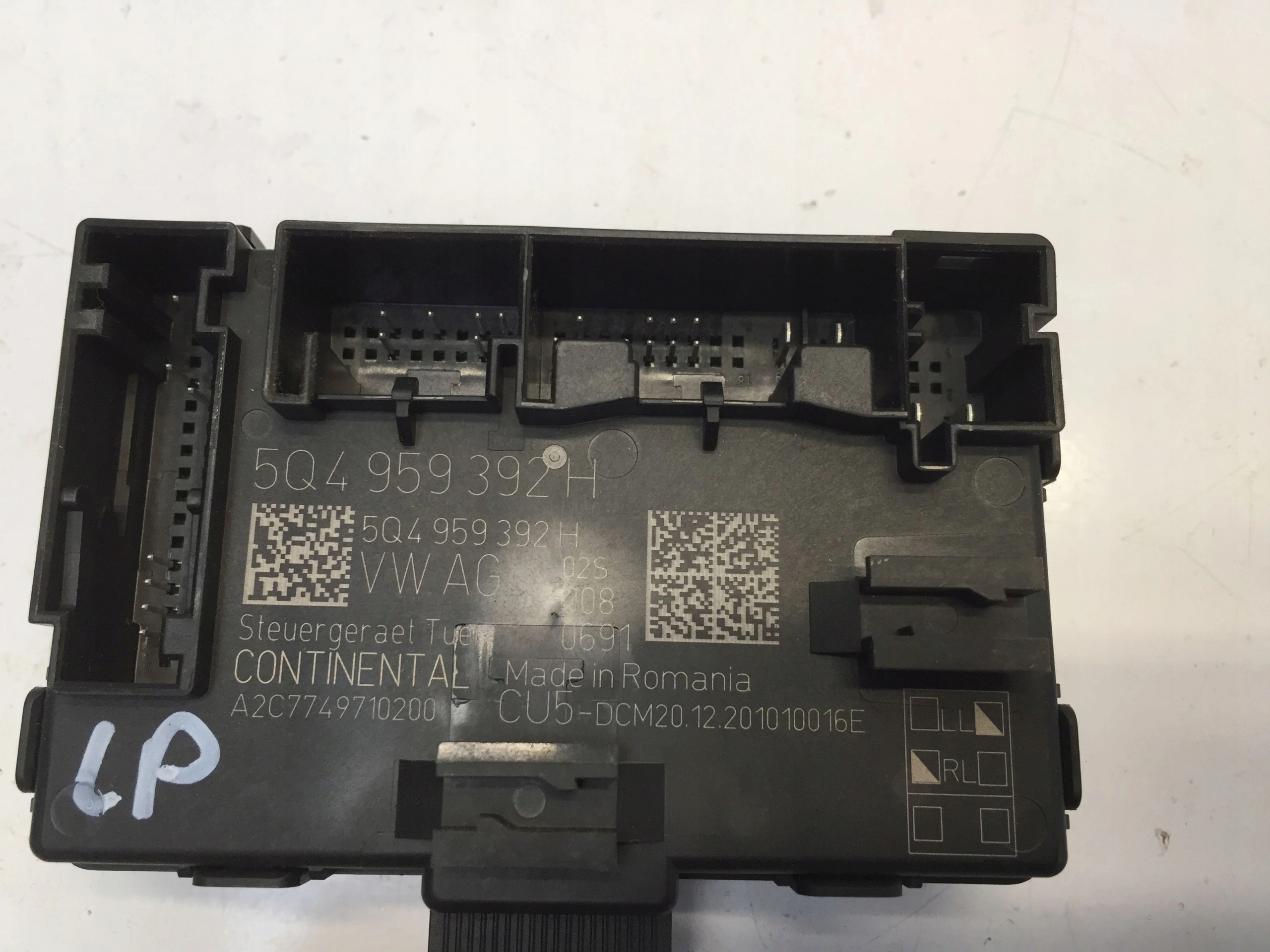 SKODA OCTAVIA IV 2021 MODUL DRZWI LEWY PRZOD Car type Passenger cars