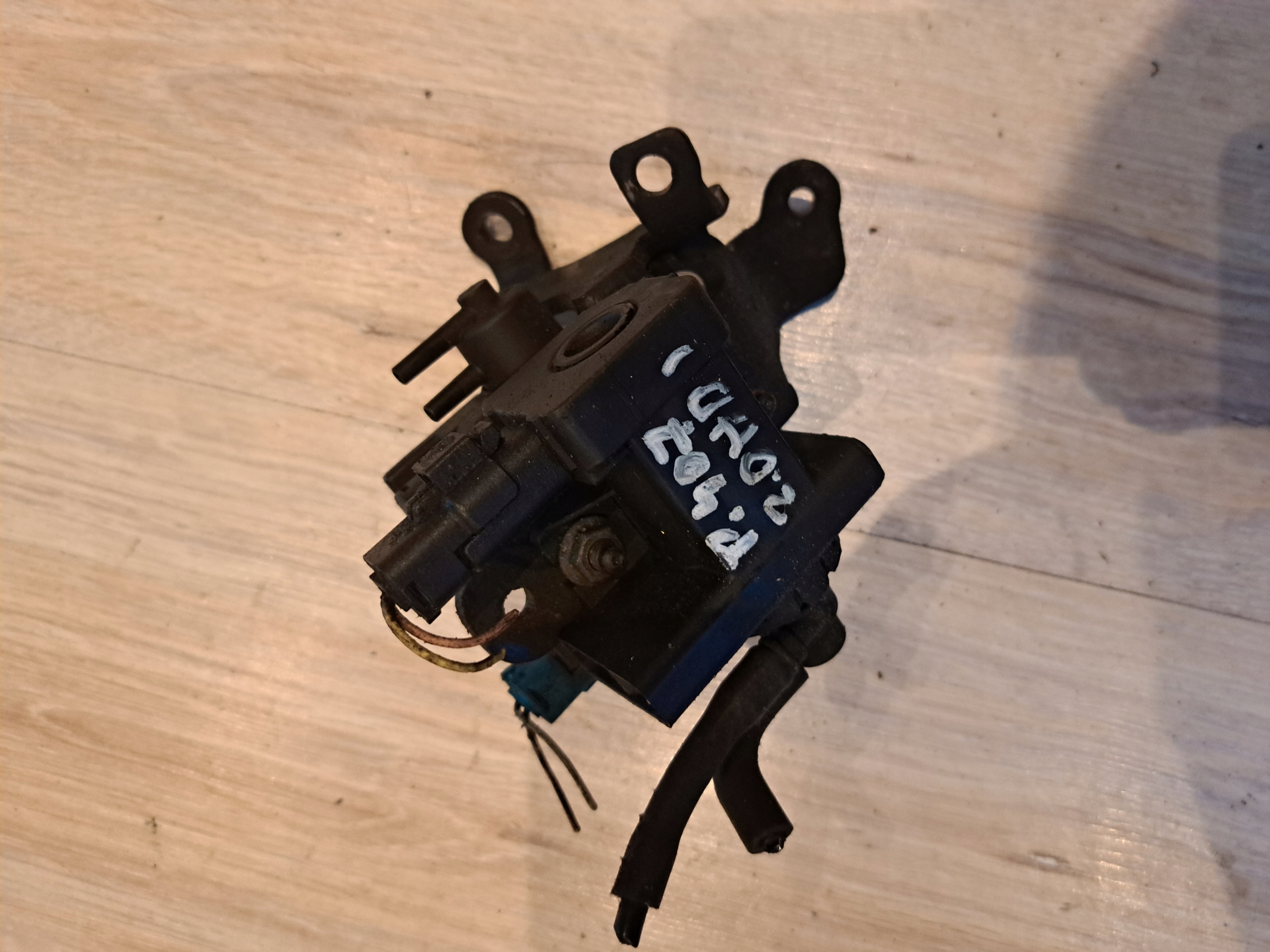 PEUGEOT 407 2x zawór podciśnienia 2.0 hdi