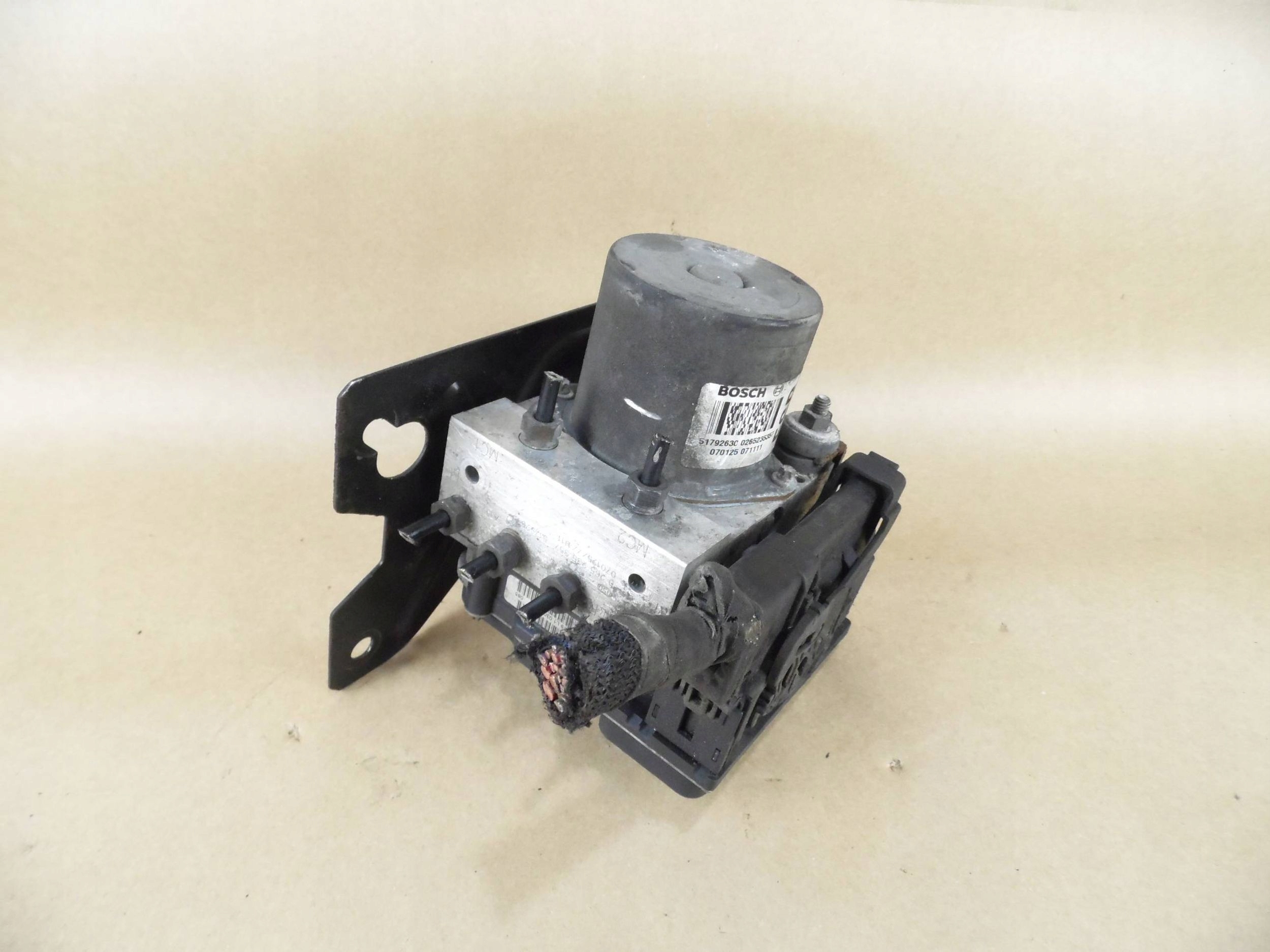 Alfa Romeo OE 0265235357 насос abs