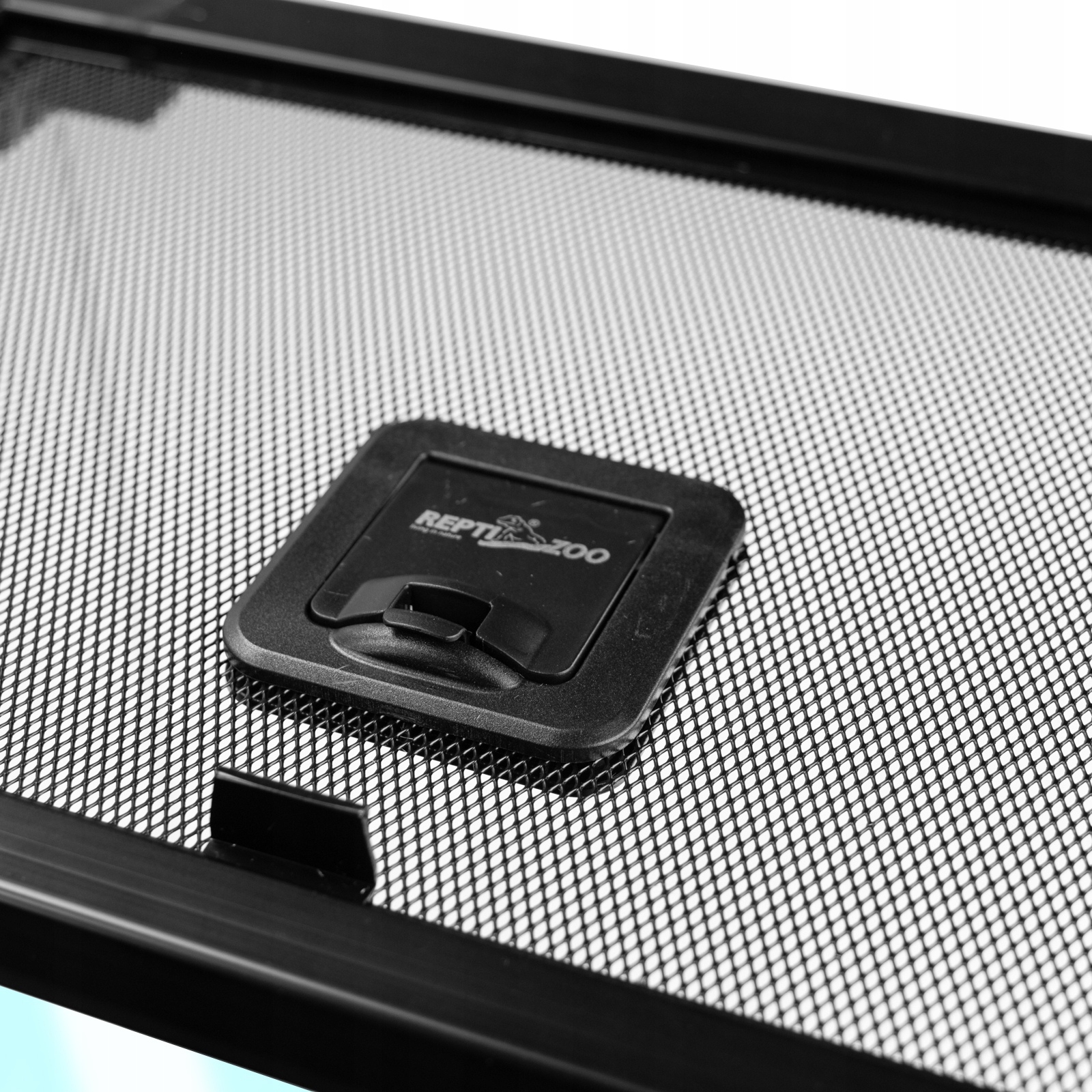 Levně Malé Větrané Skleněné Terárium S Voděodolným Dnem 30x20x20 cm