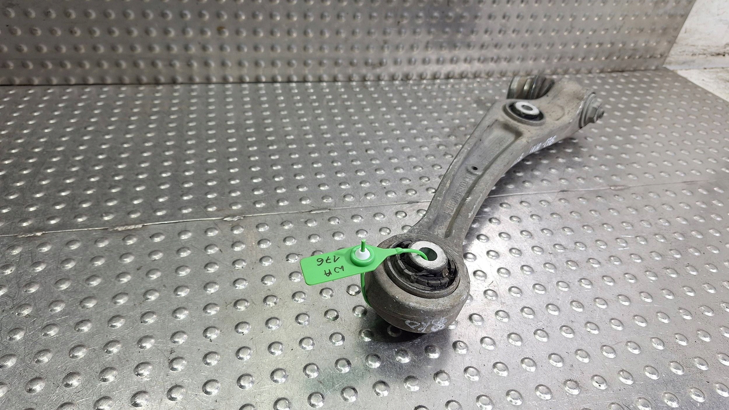 arm right front 8K0407156B AUDI A4 B8 A5 8T A7 A6 C7 Q5 8R