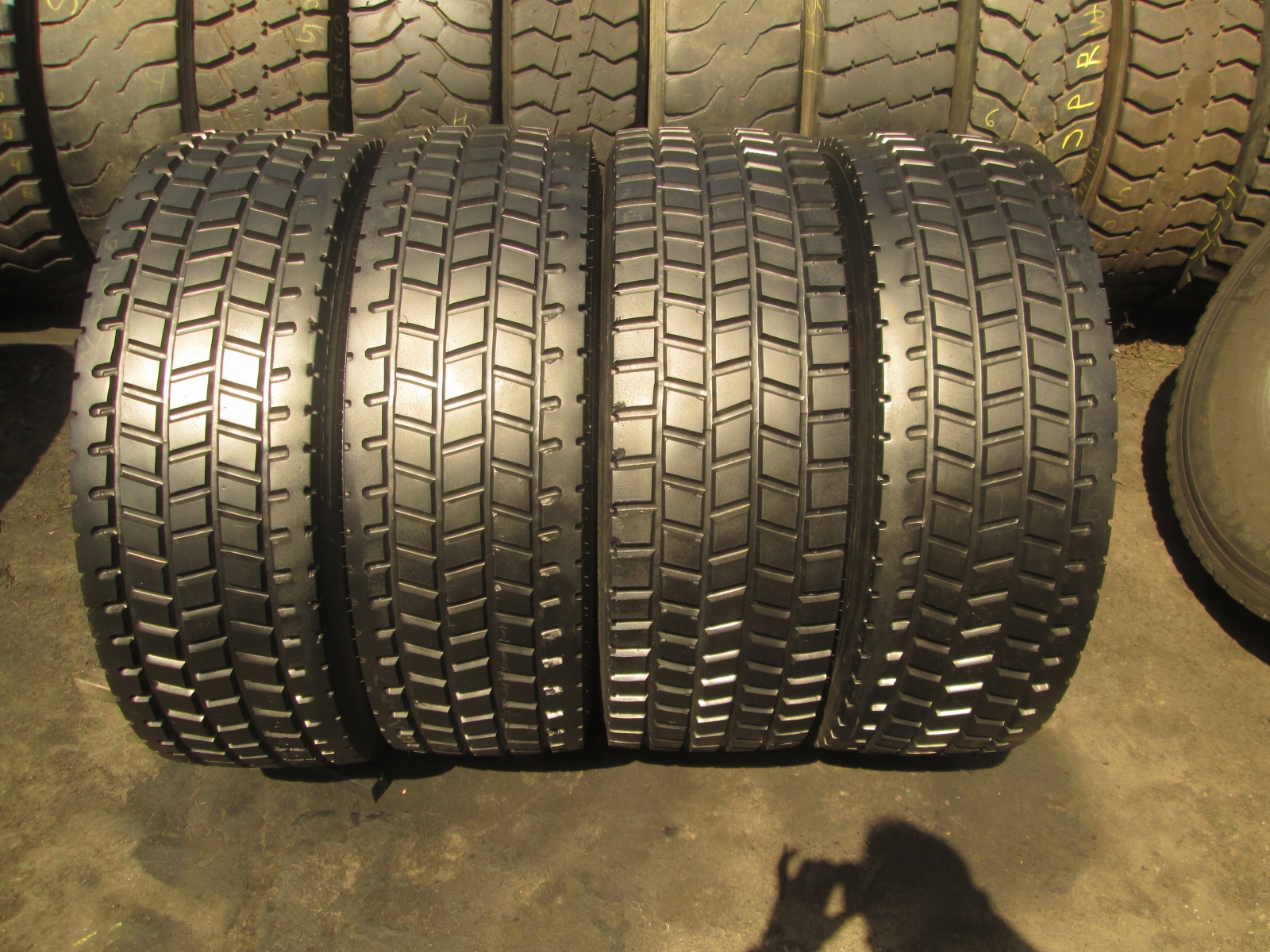 315 / 60R22.5 Fulda ECOFORCE 2+ приводні шини kpl
